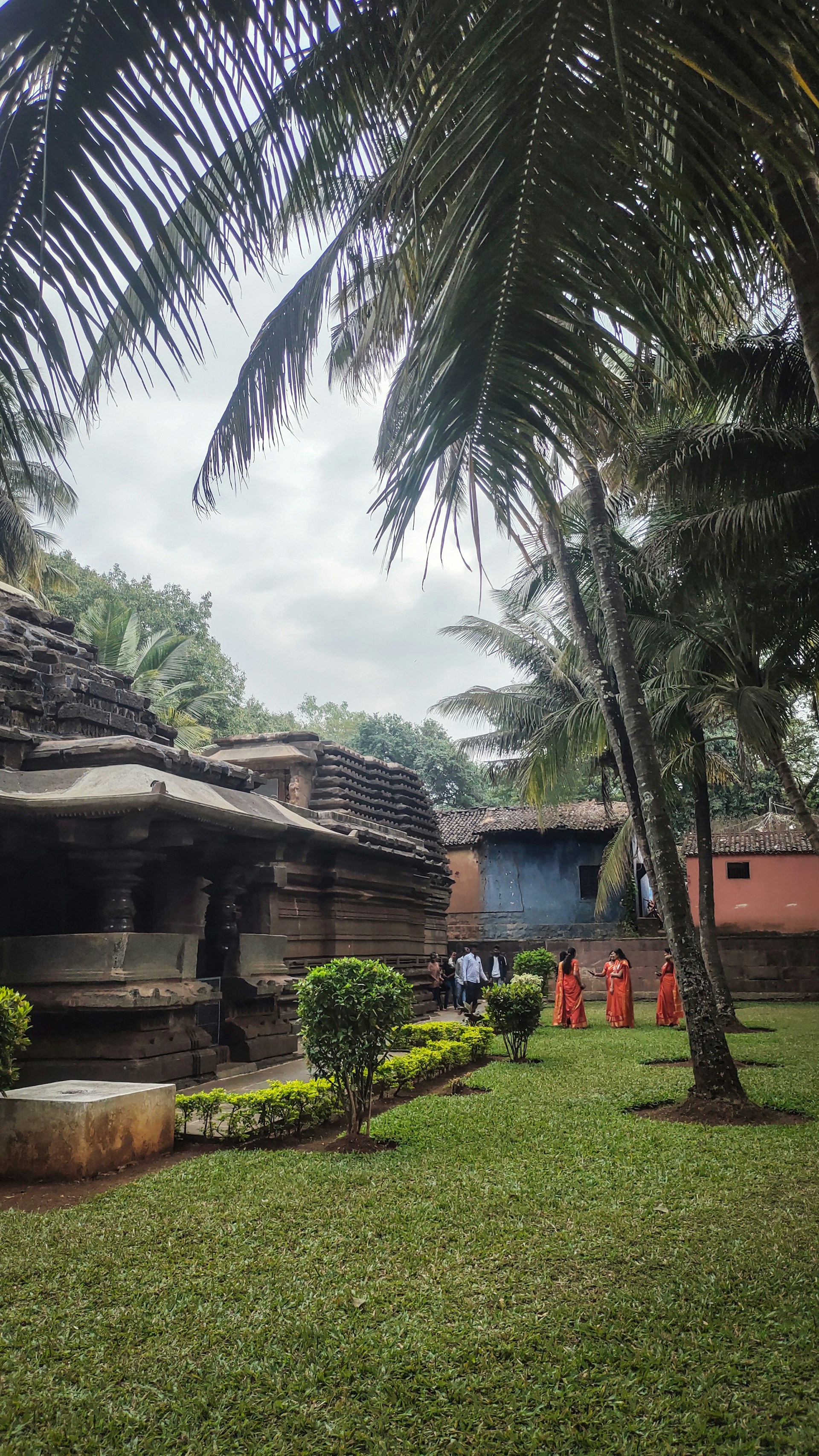 black and brown leather padded tub sofa