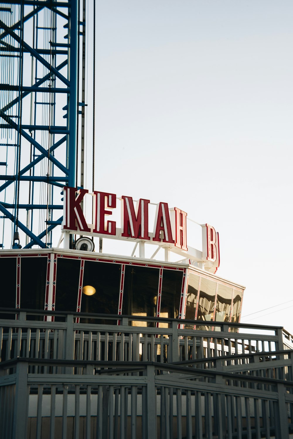 a large sign that reads keemah blvd on top of a building