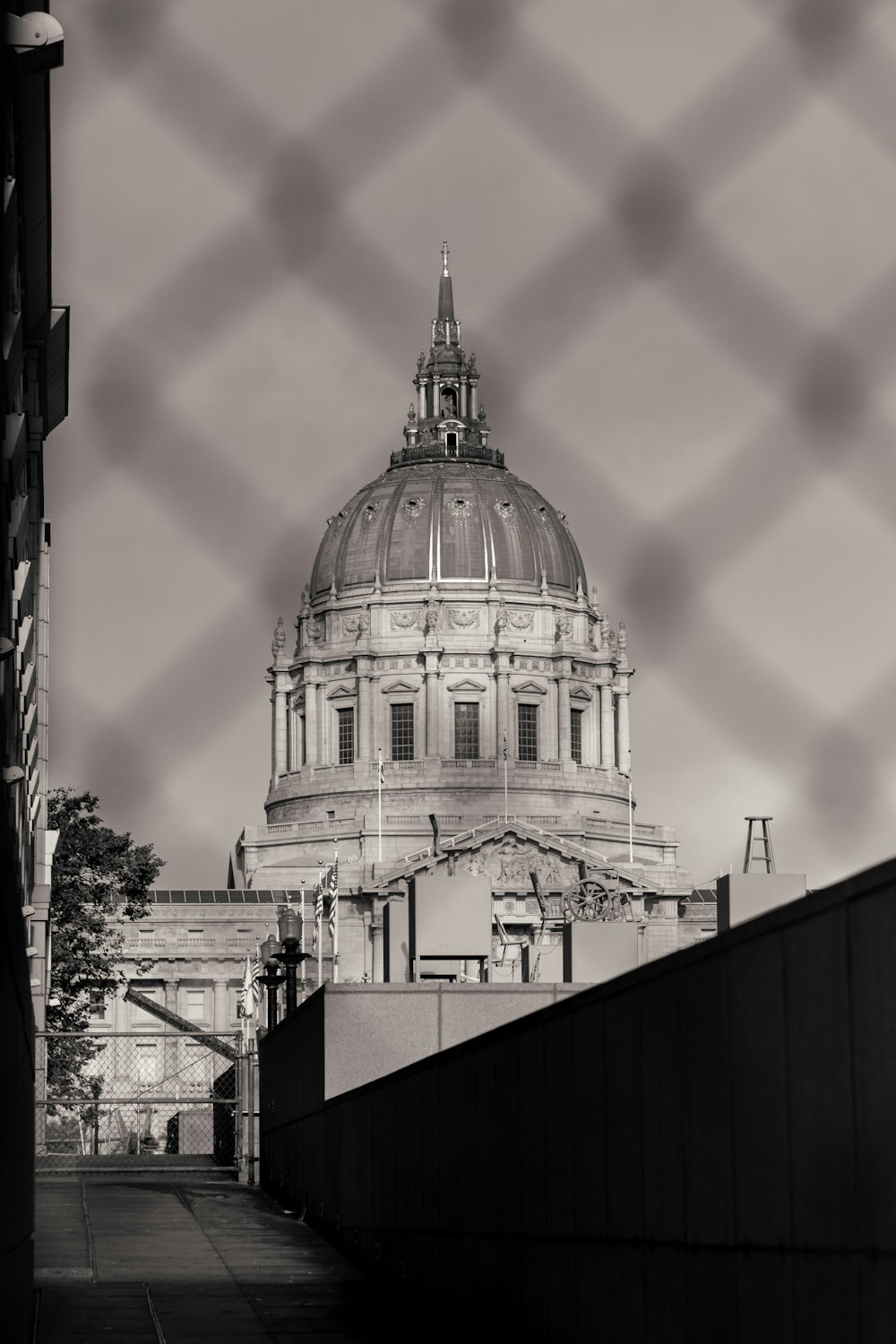 a black and white photo of the dome of a building