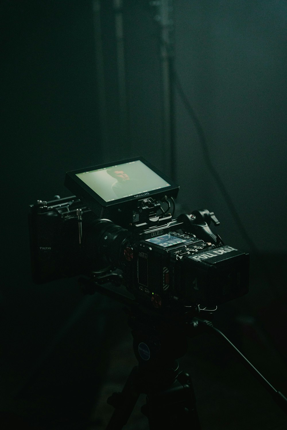 a camera set up in a dark room