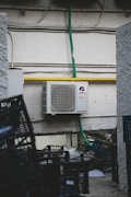 Photo 1693741535032 4c87dd35b191?q=85&w=120&h=190&fit=crop