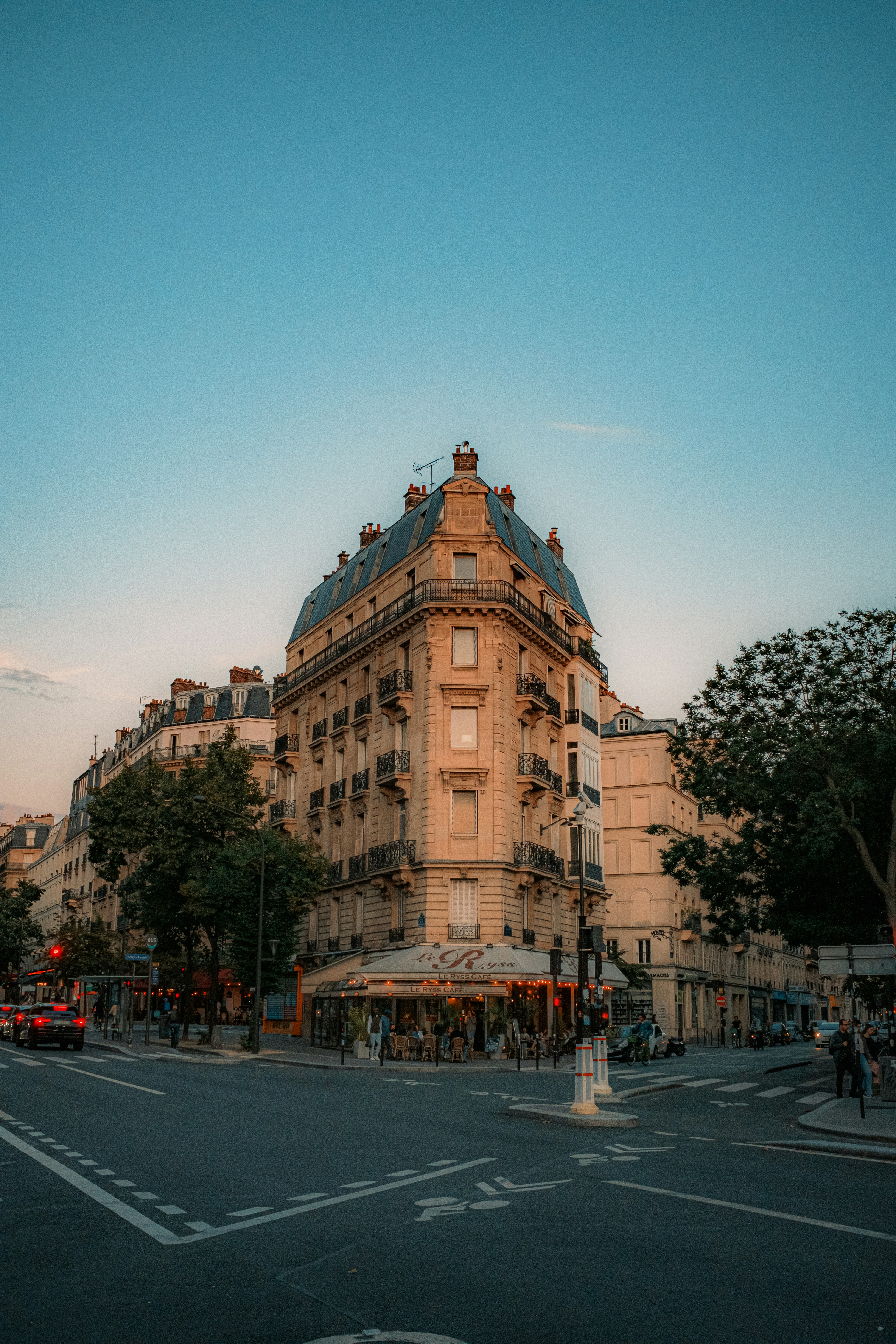 Photo by valentinlacoste