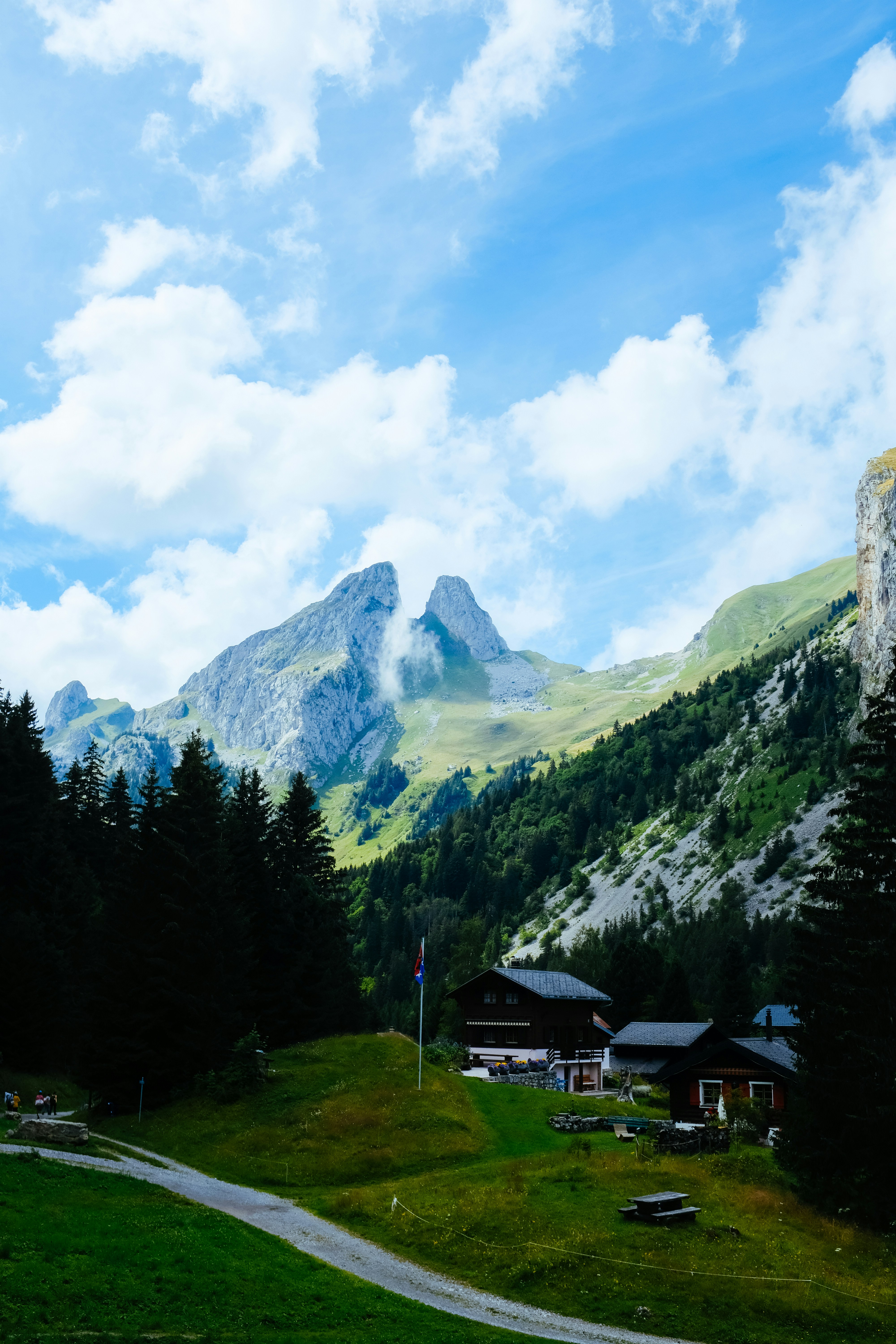 Photo by adrienolichon