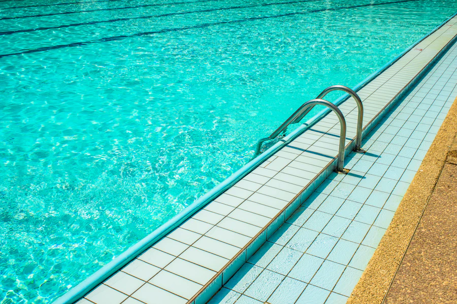 Piscina limpia y cristalina en Las Condes