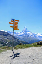 A clean and modern website interface showcasing mountain trail information.