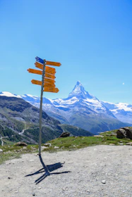 A clean and modern website interface showcasing mountain trail information.