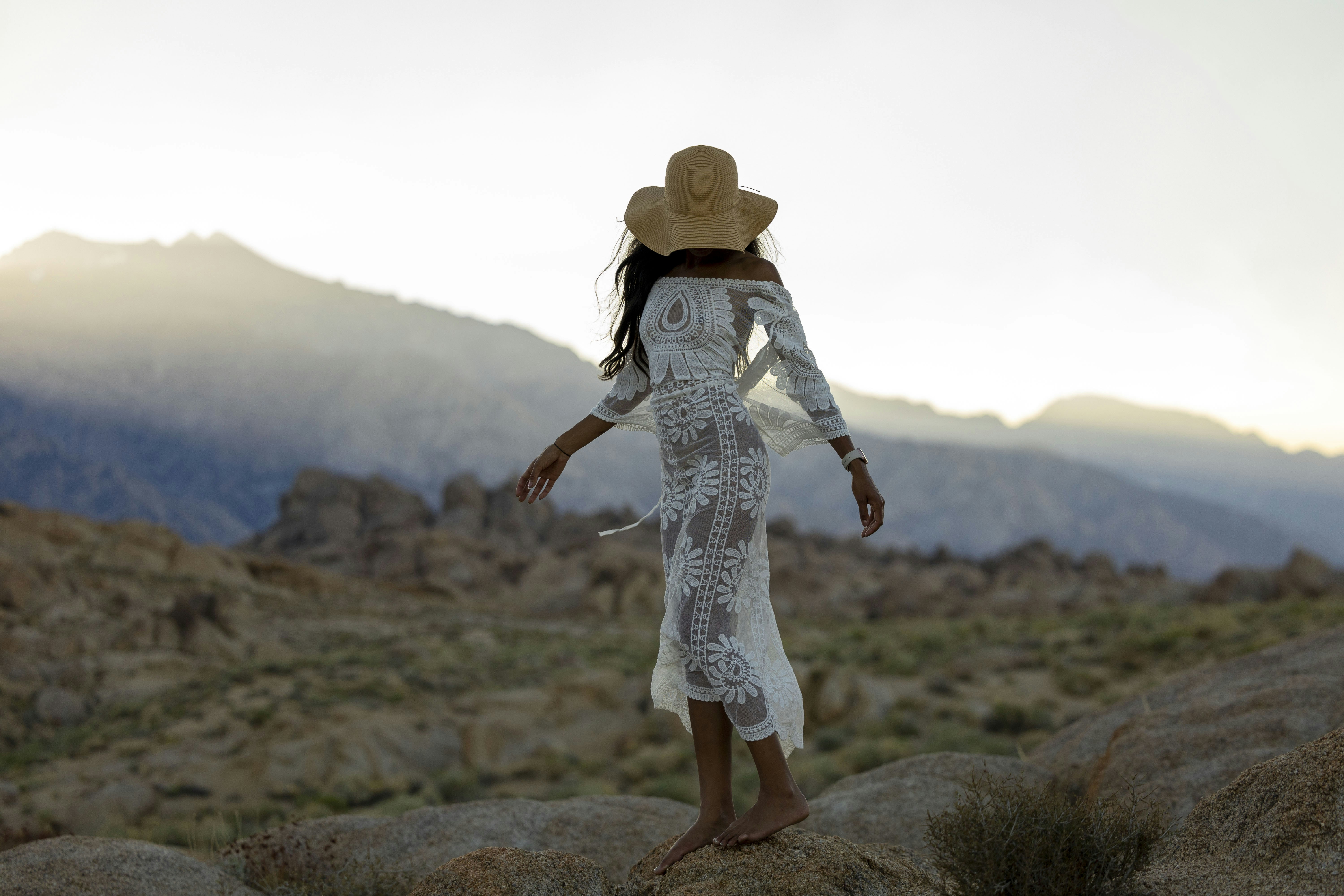 Choose from a curated selection of sunset photos. Always free on Unsplash.