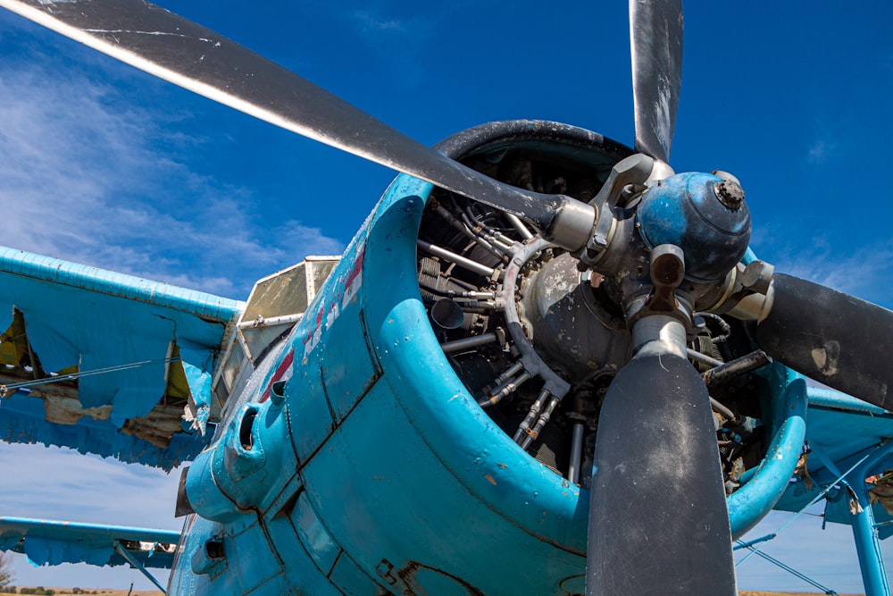 Nahaufnahme des Propellers eines Flugzeugs