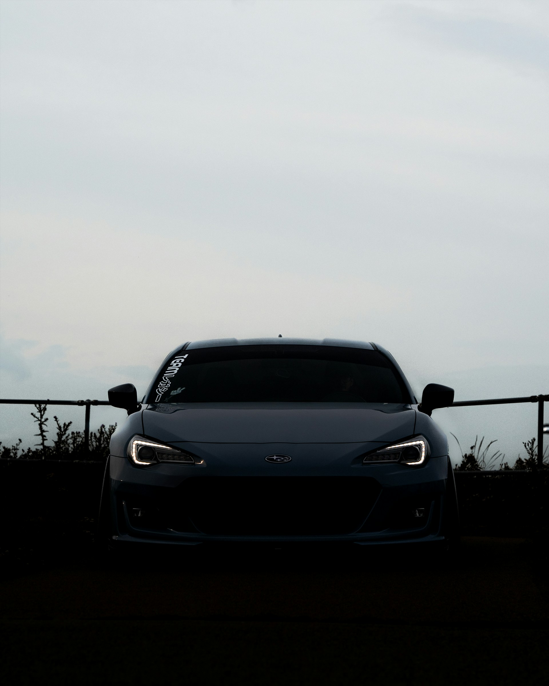 gray computer monitor