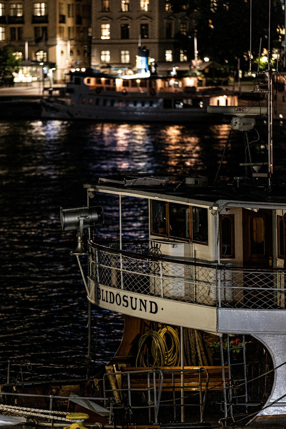 a boat that is sitting in the water