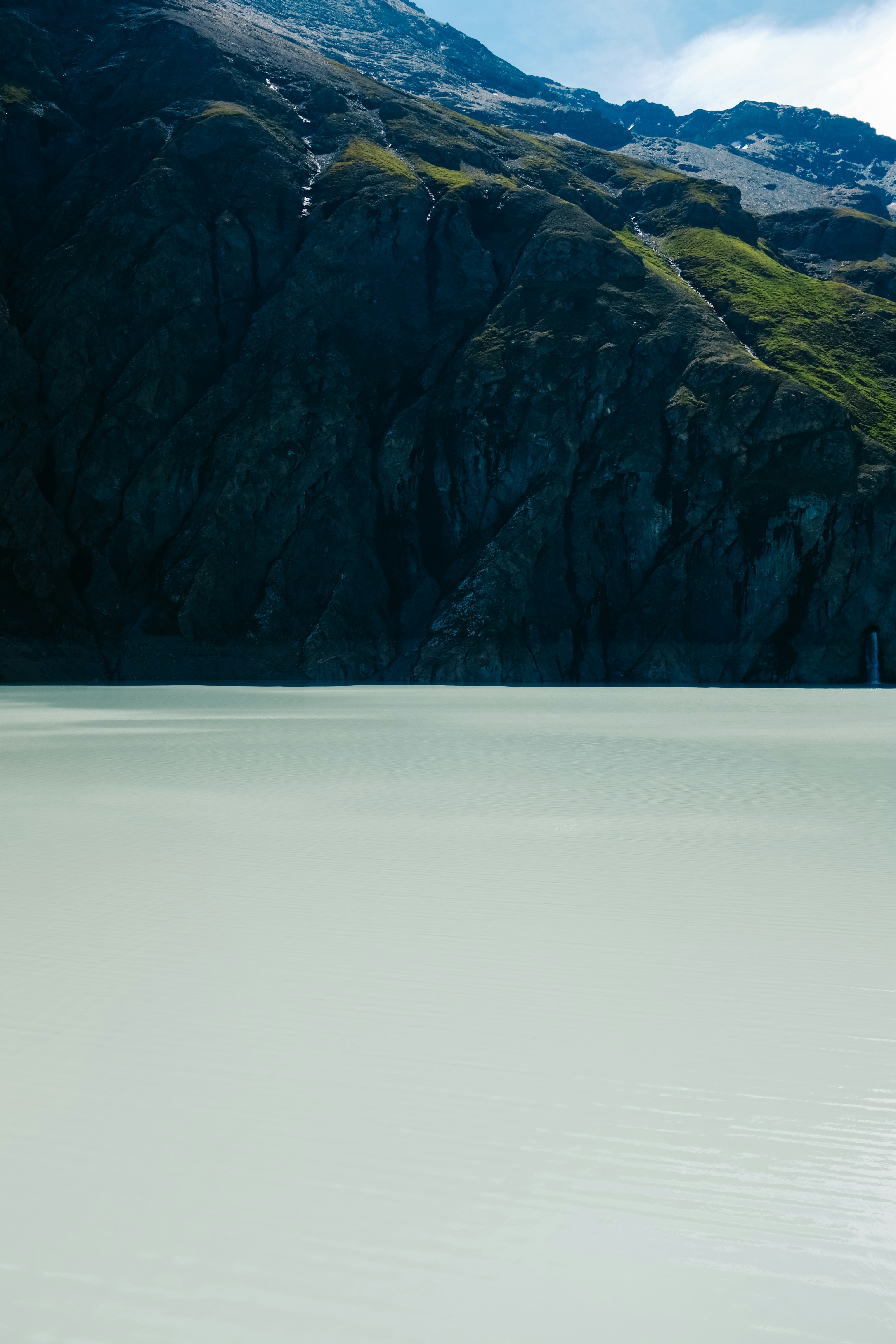 Photo by adrienolichon