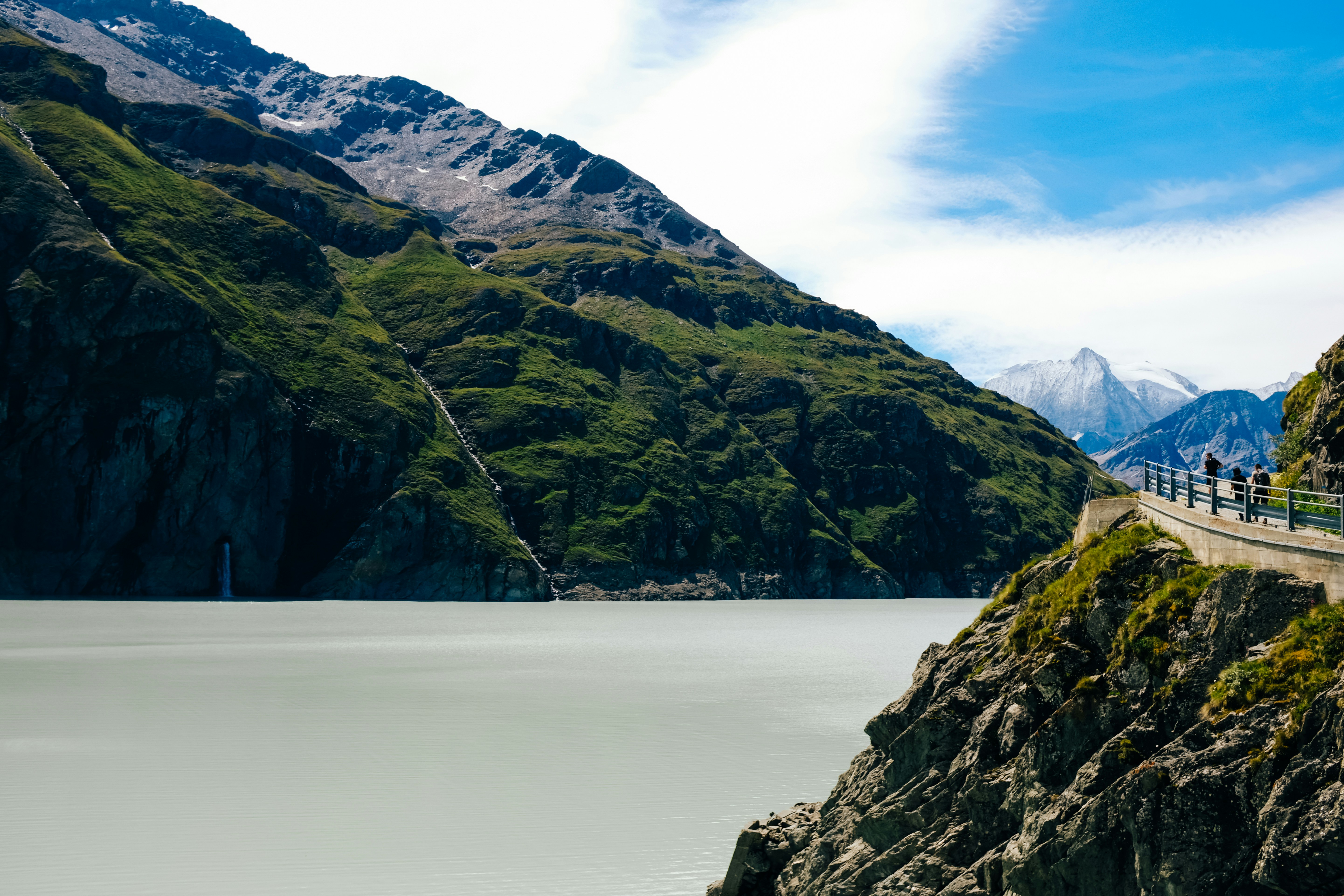 Photo by adrienolichon