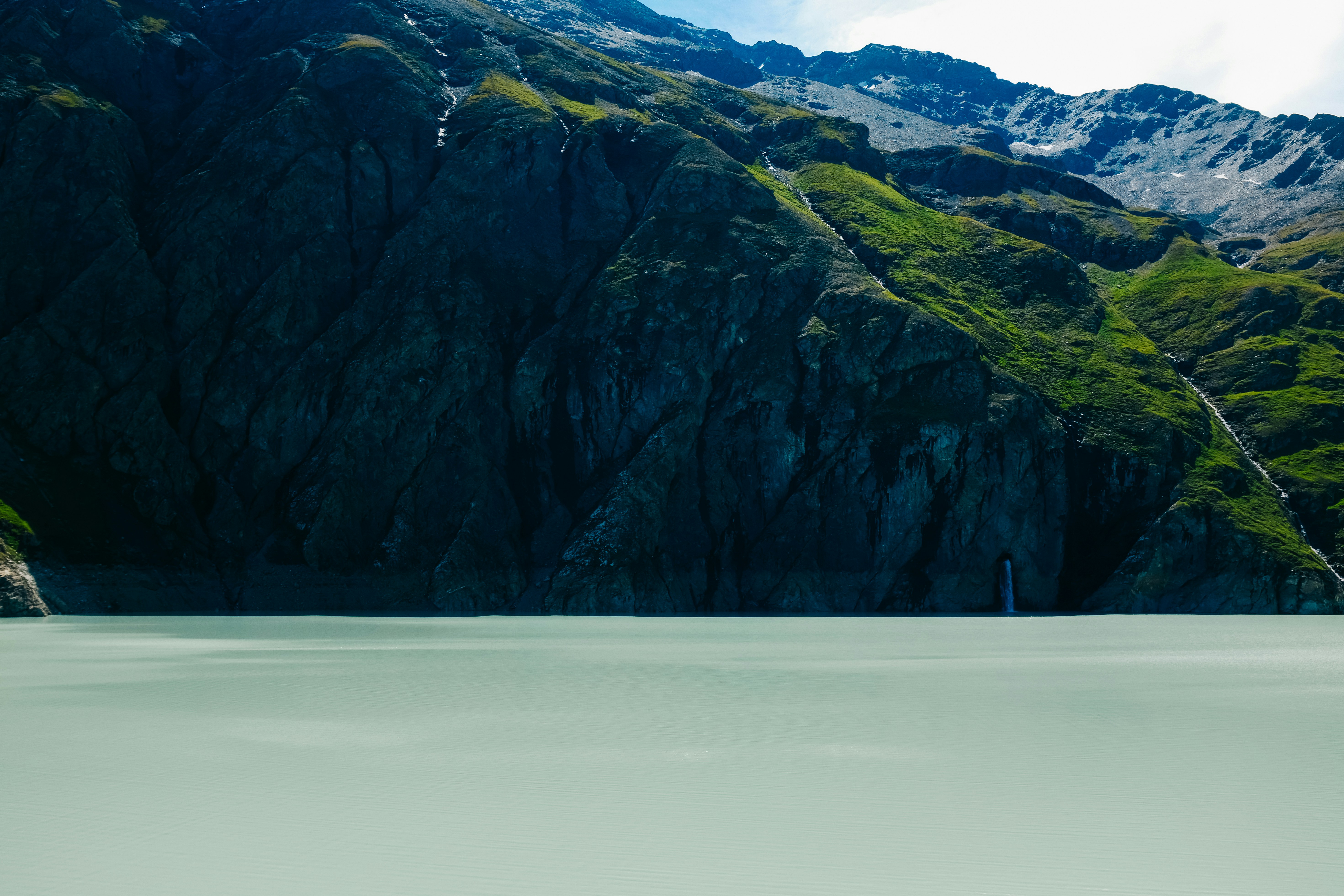 Photo by adrienolichon