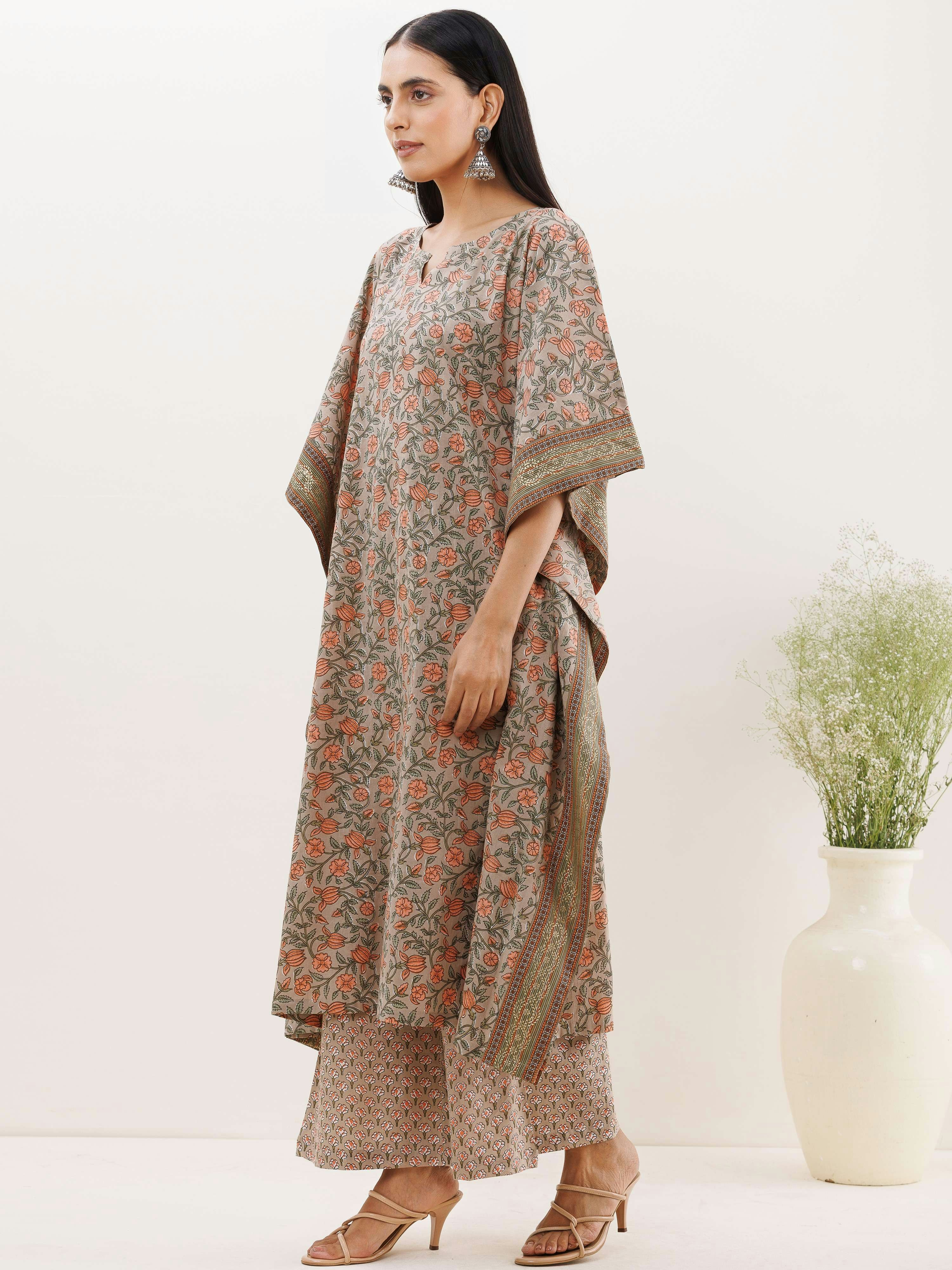 เสื้อเชิ้ตลายดอกไม้