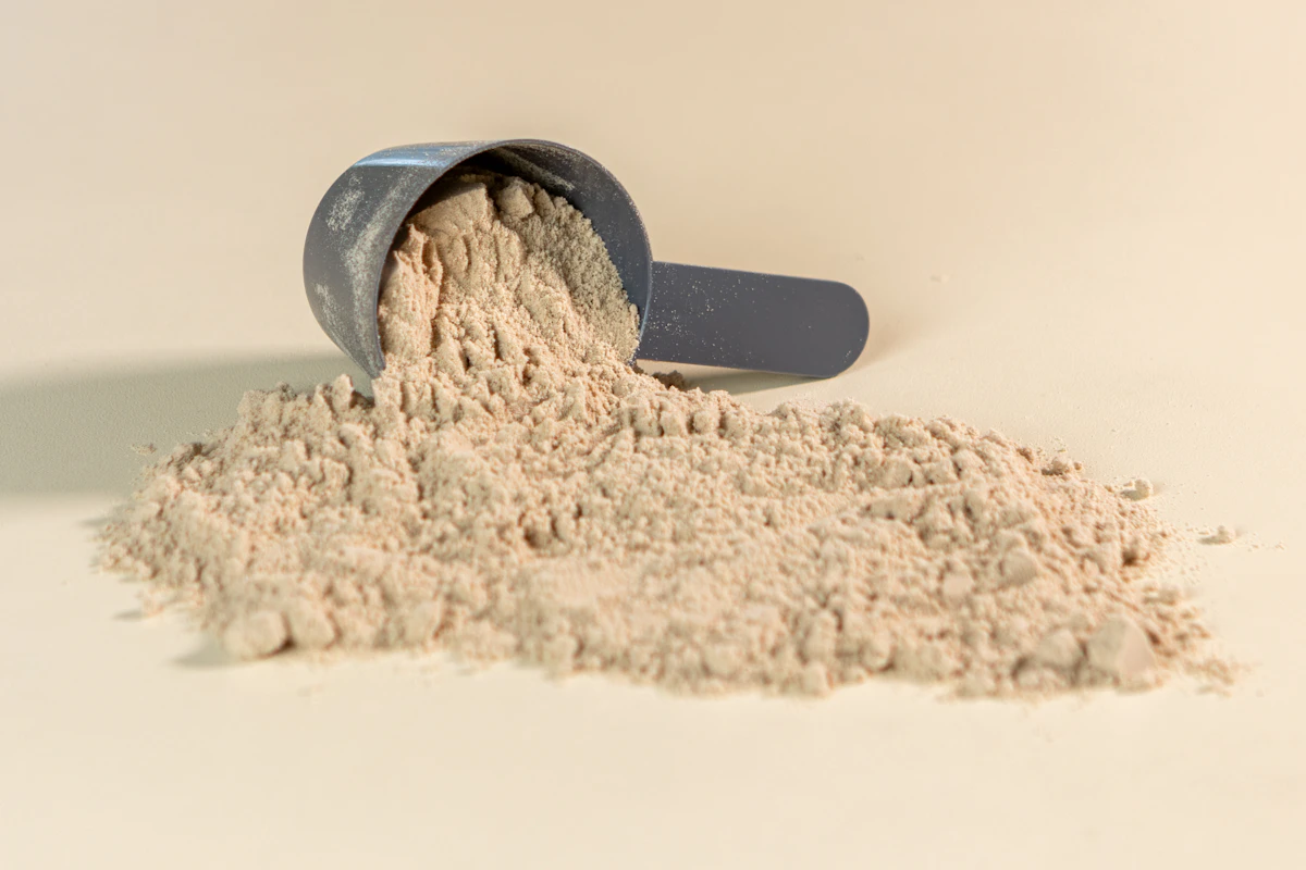 Scoop of nutritional powder — Hybrid powder production