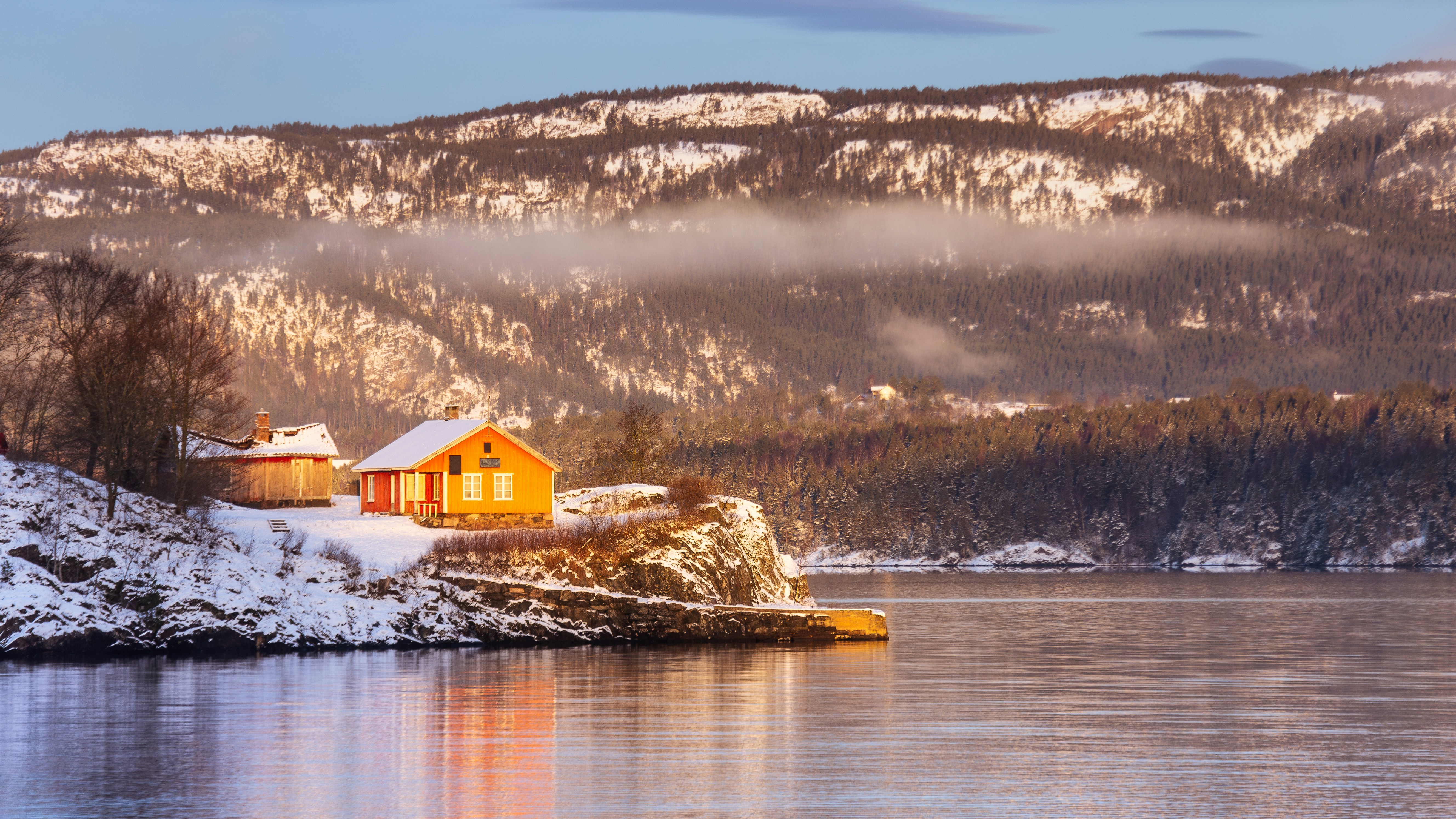 A house on a small island in the middle of a lake photo – Free Norway ...