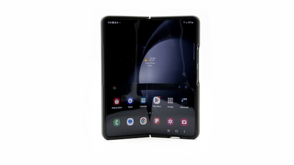Smartphone pliable en 2026 : faut-il craquer maintenant ou attendre l'iPhone Fold ?