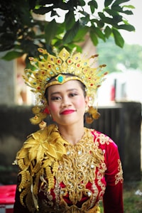 Busana Adat Nias Wanita