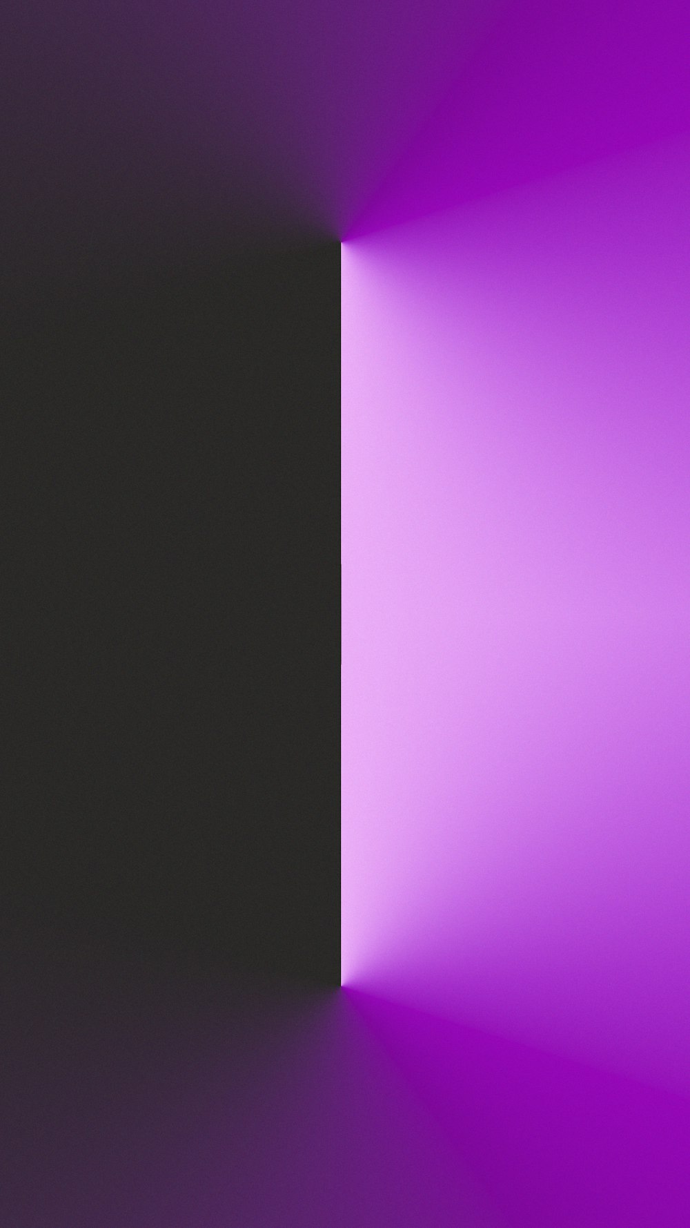 un fond noir et violet avec une lumière à la fin