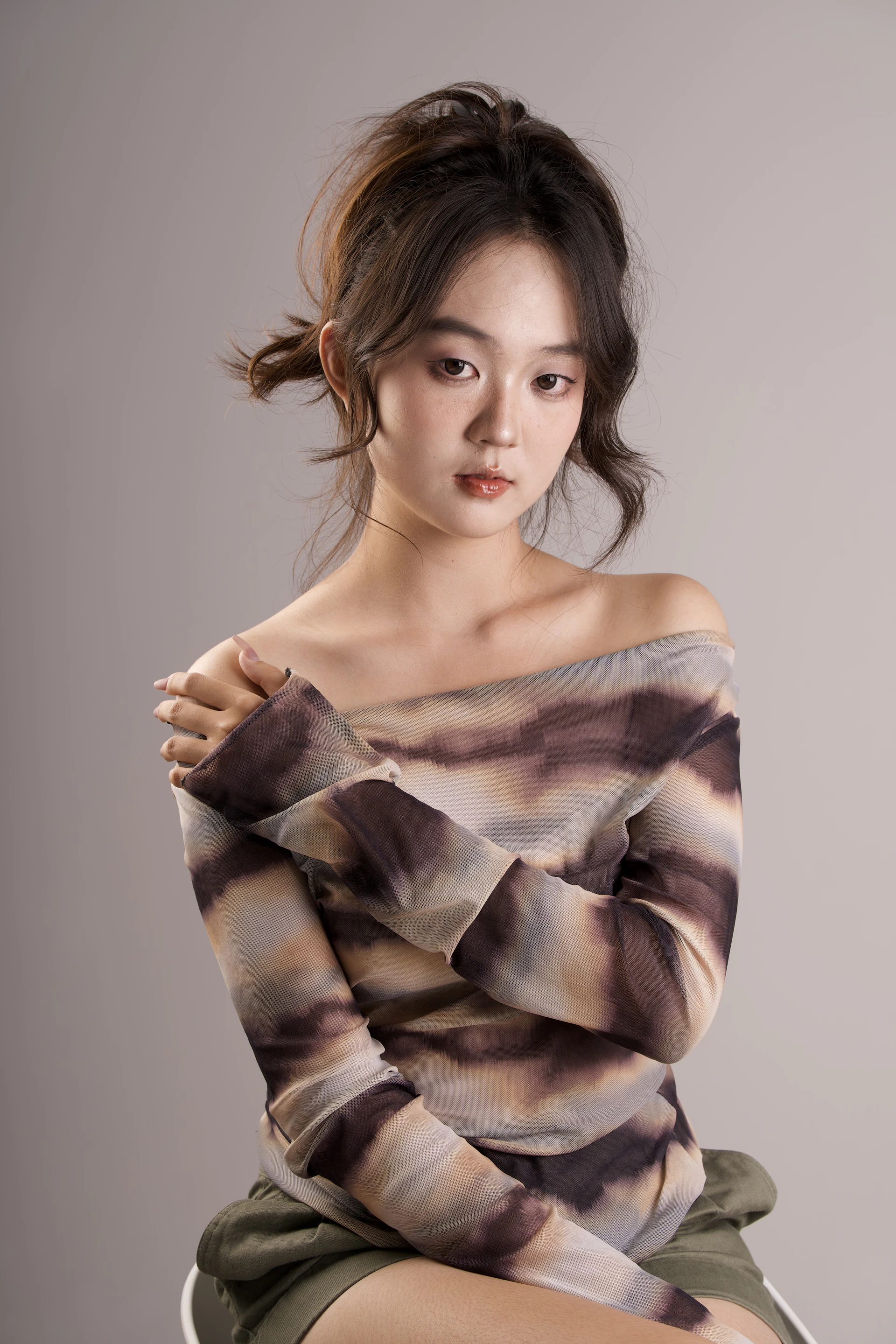 gray computer monitor