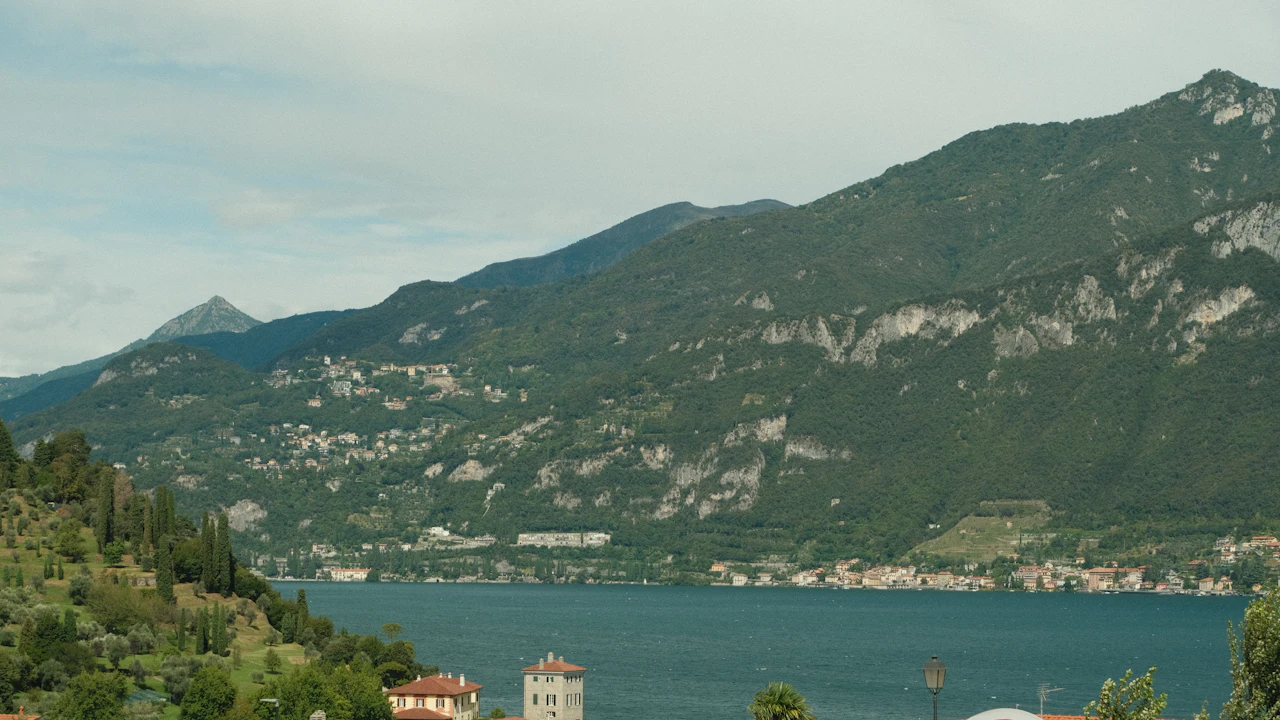 The lake opening northwards towards the mountains