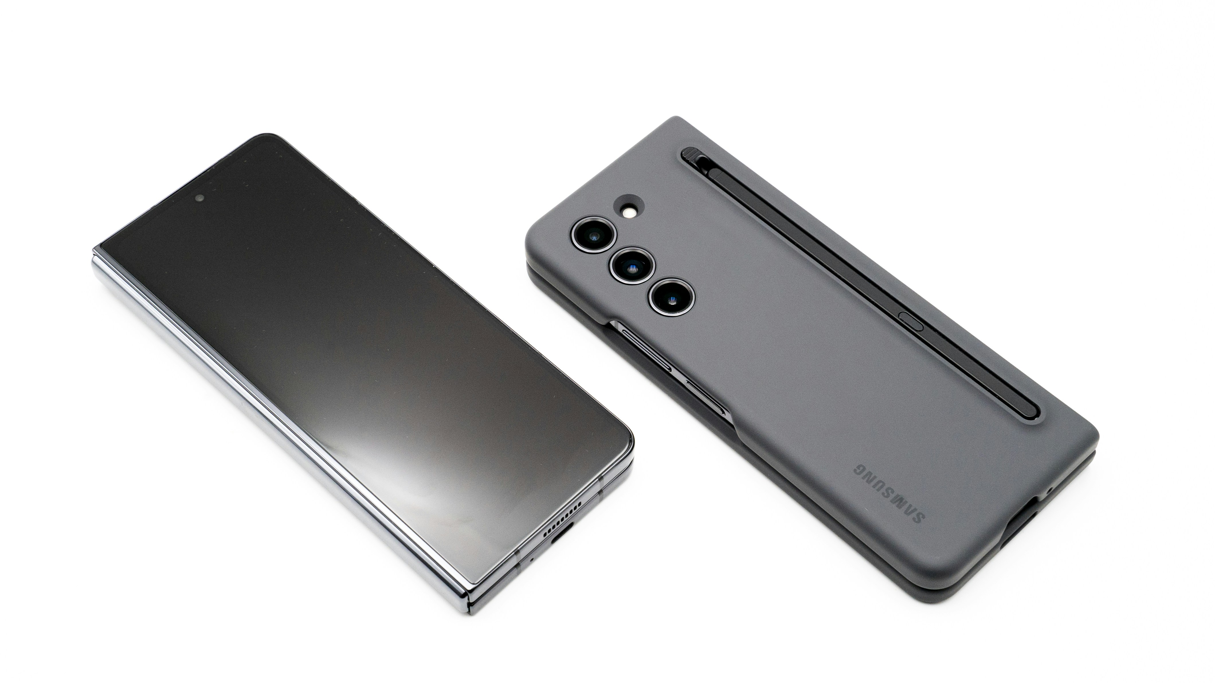 LYNQQ convertible phone mount in single and dual configurations - car mount for two phones