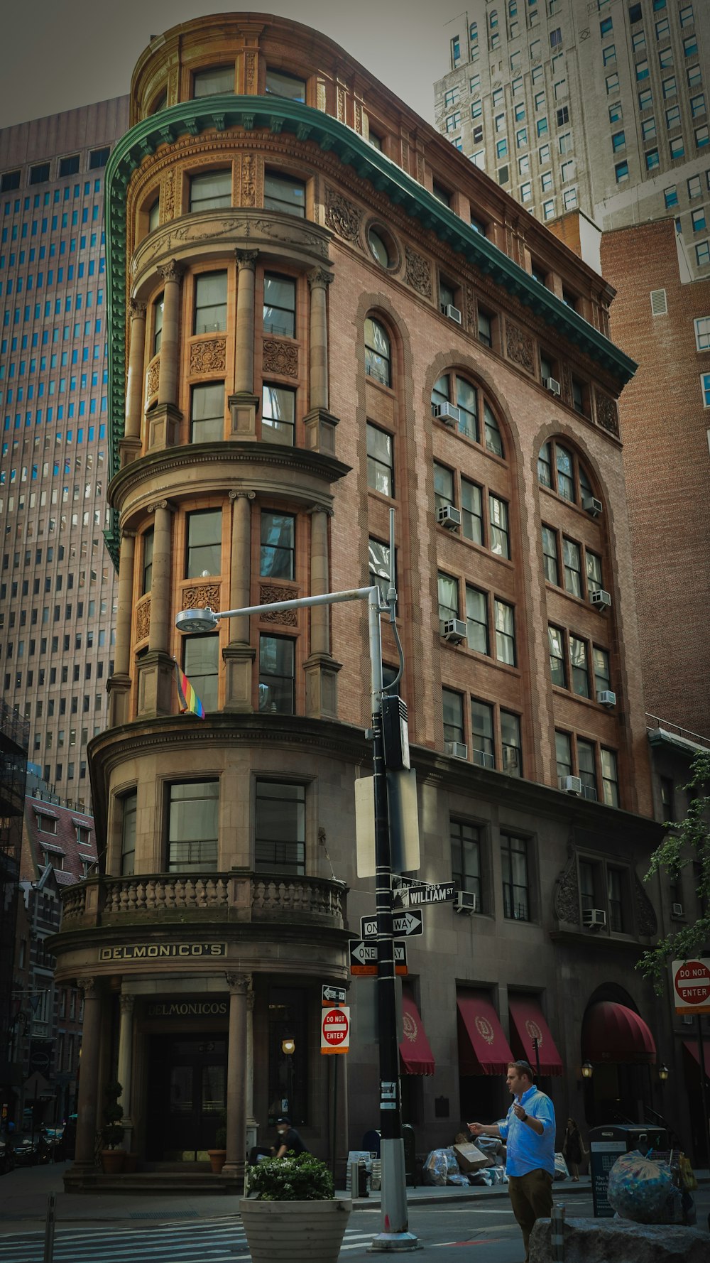 a tall building sitting next to a traffic light