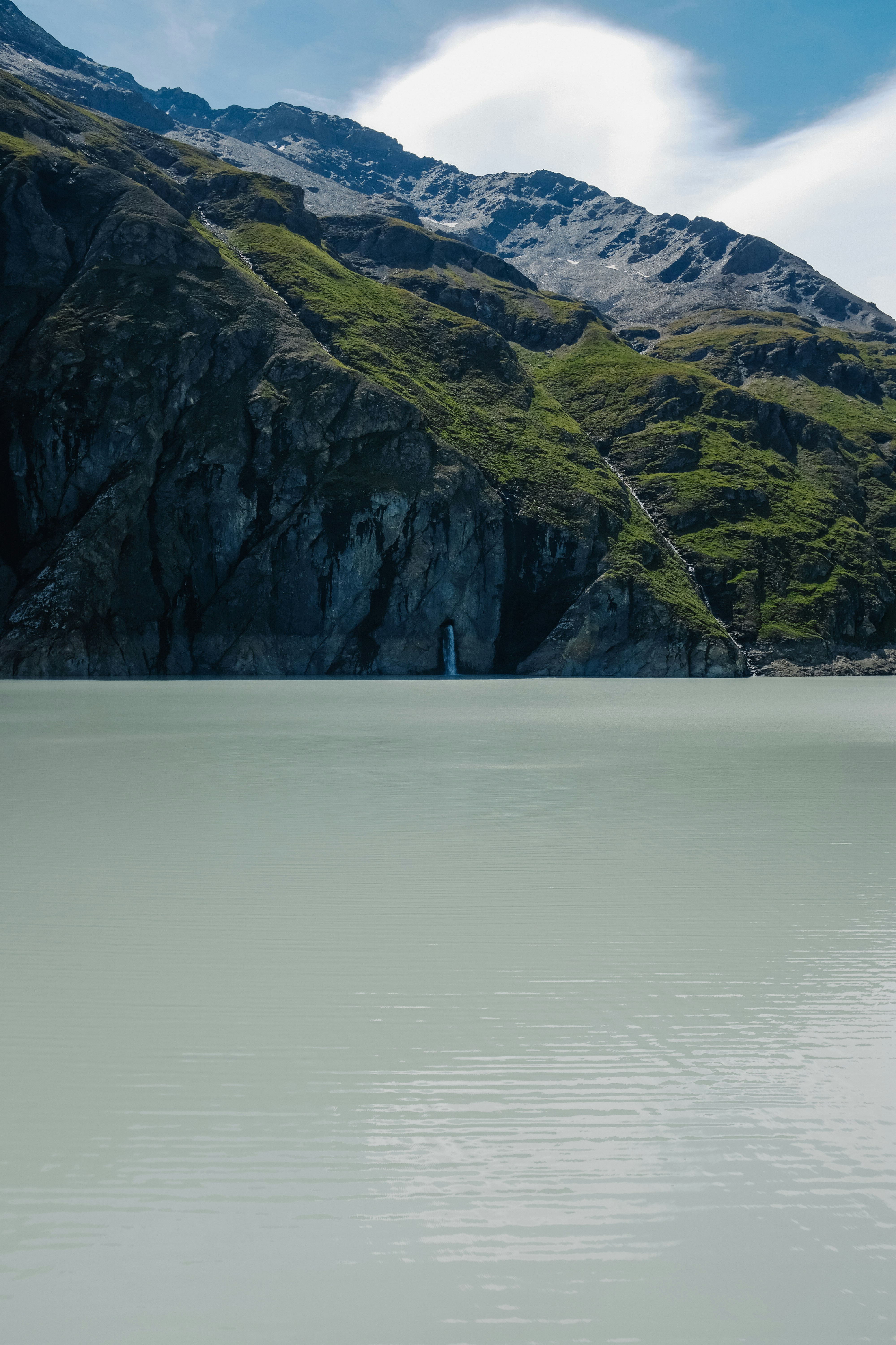 Photo by adrienolichon