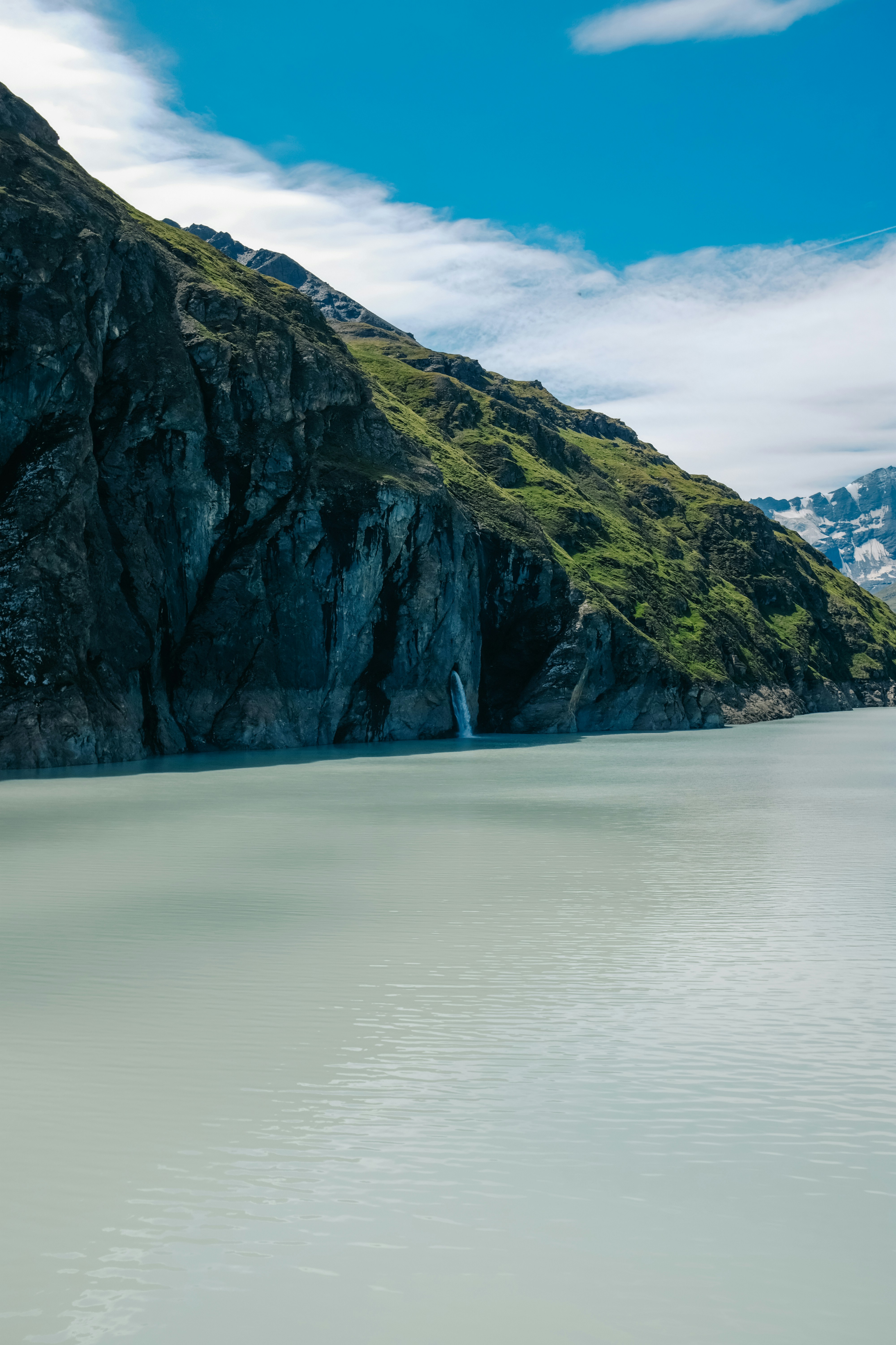 Photo by adrienolichon