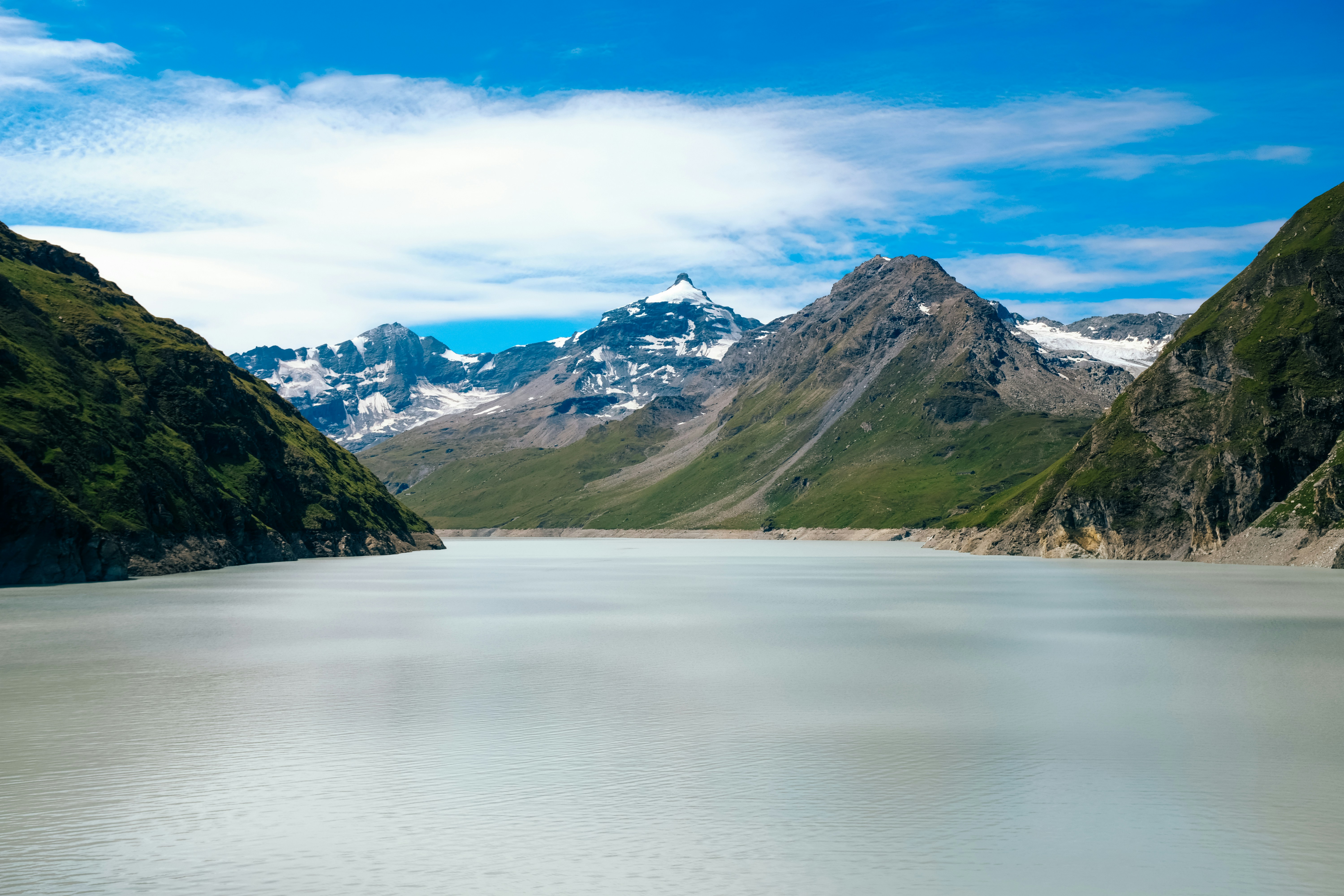 Photo by adrienolichon