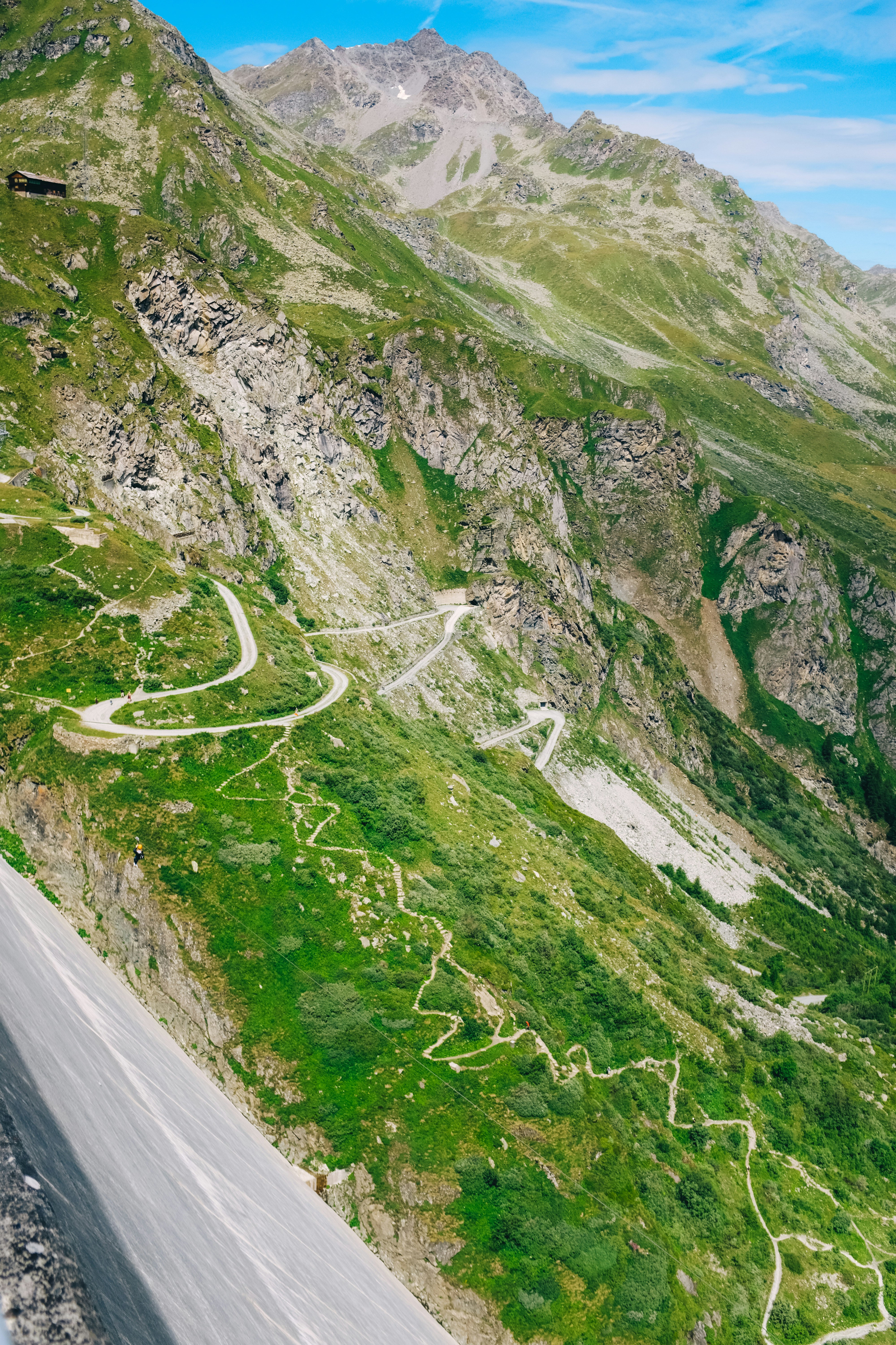 Photo by adrienolichon