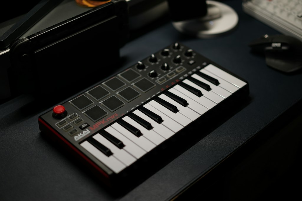 MPC 2025 Renaissance Wave Original WAV — Sample Pack · Original WAV cover artwork for this MIDI and sample pack by ITB Audio, capturing the classic SP-1200 and MPC 60 12-bit hip-hop character