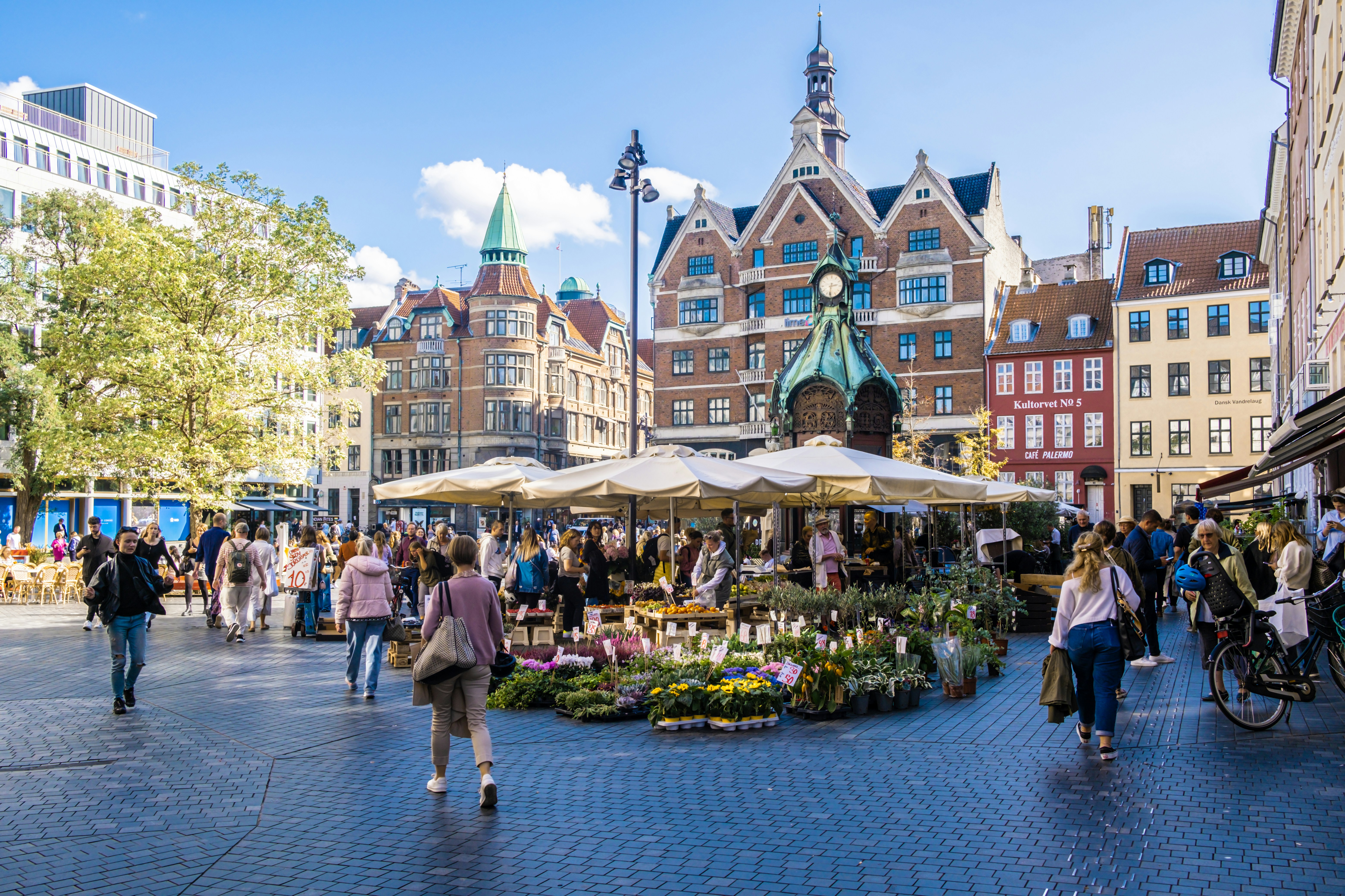 How Luxury Retail Turbulence Can Accelerate New Launch Strategies for Beauty Brands