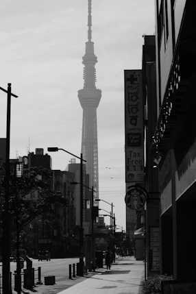 a black and white photo of a city street