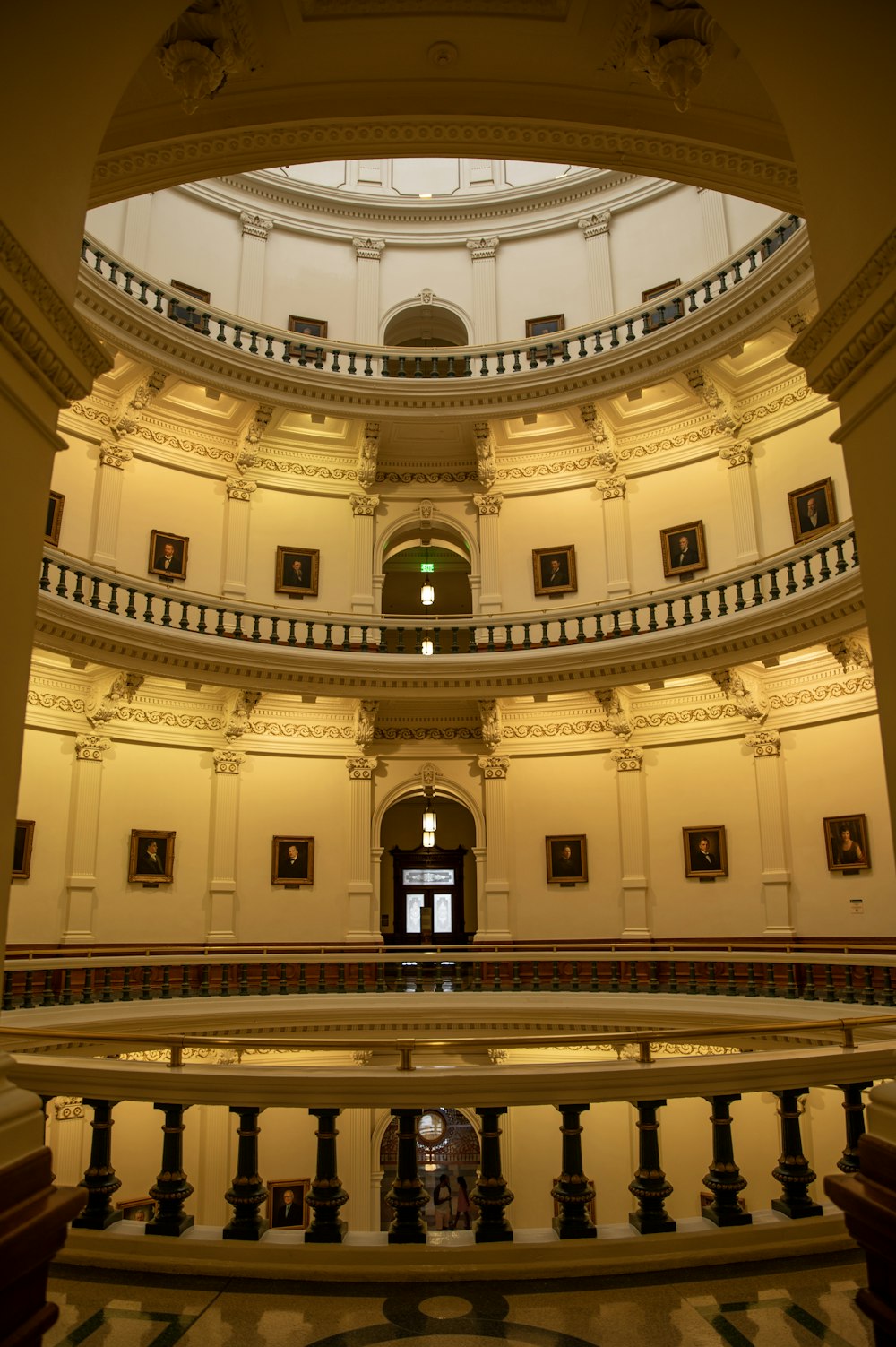 a very large building with a very high ceiling