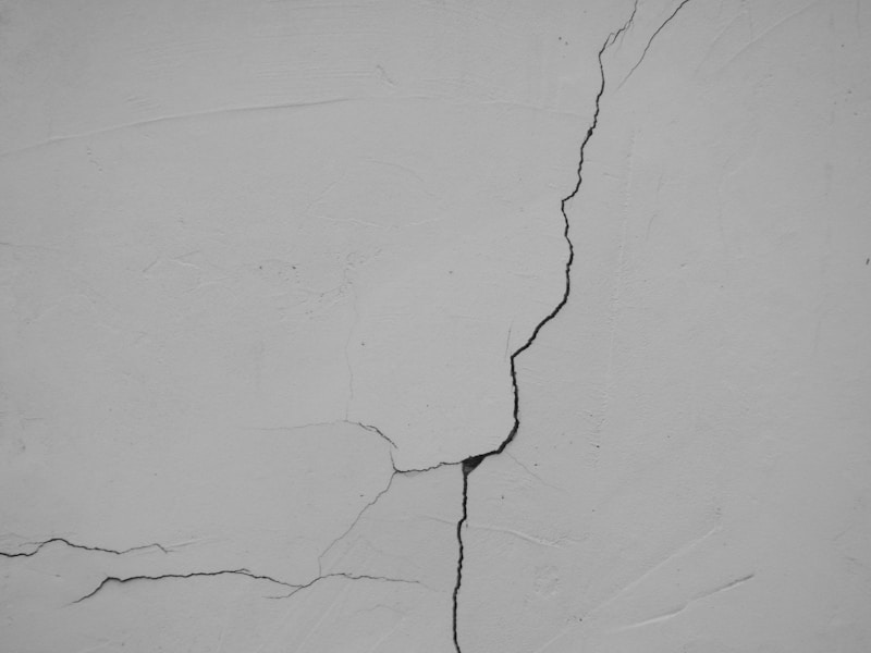 Foundation crack in wall