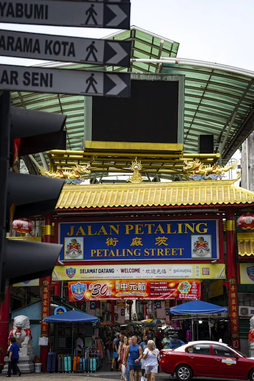 Private car charter from Singapore to Sunway Lagoon / Petaling Jaya
