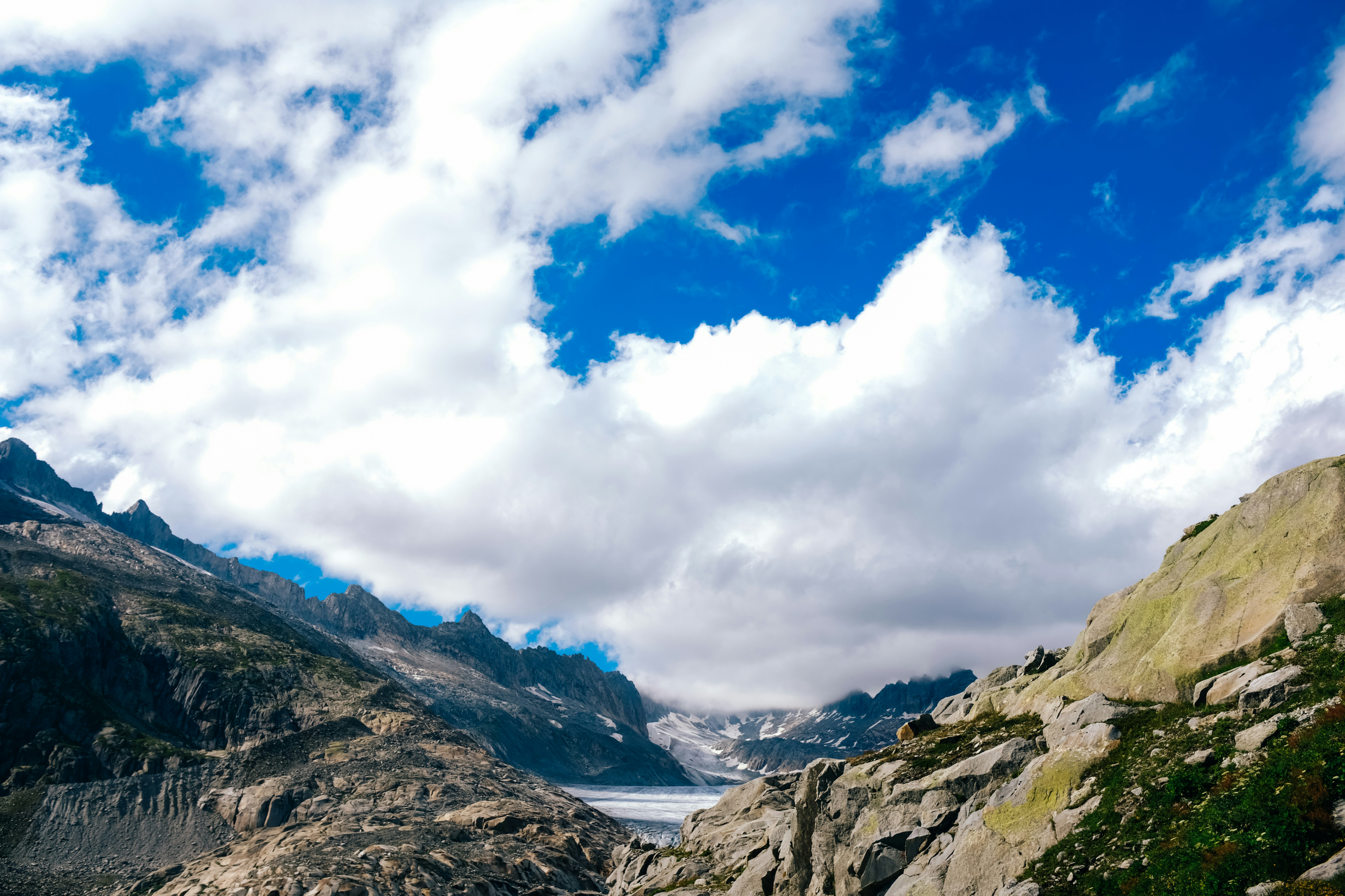 Photo by adrienolichon