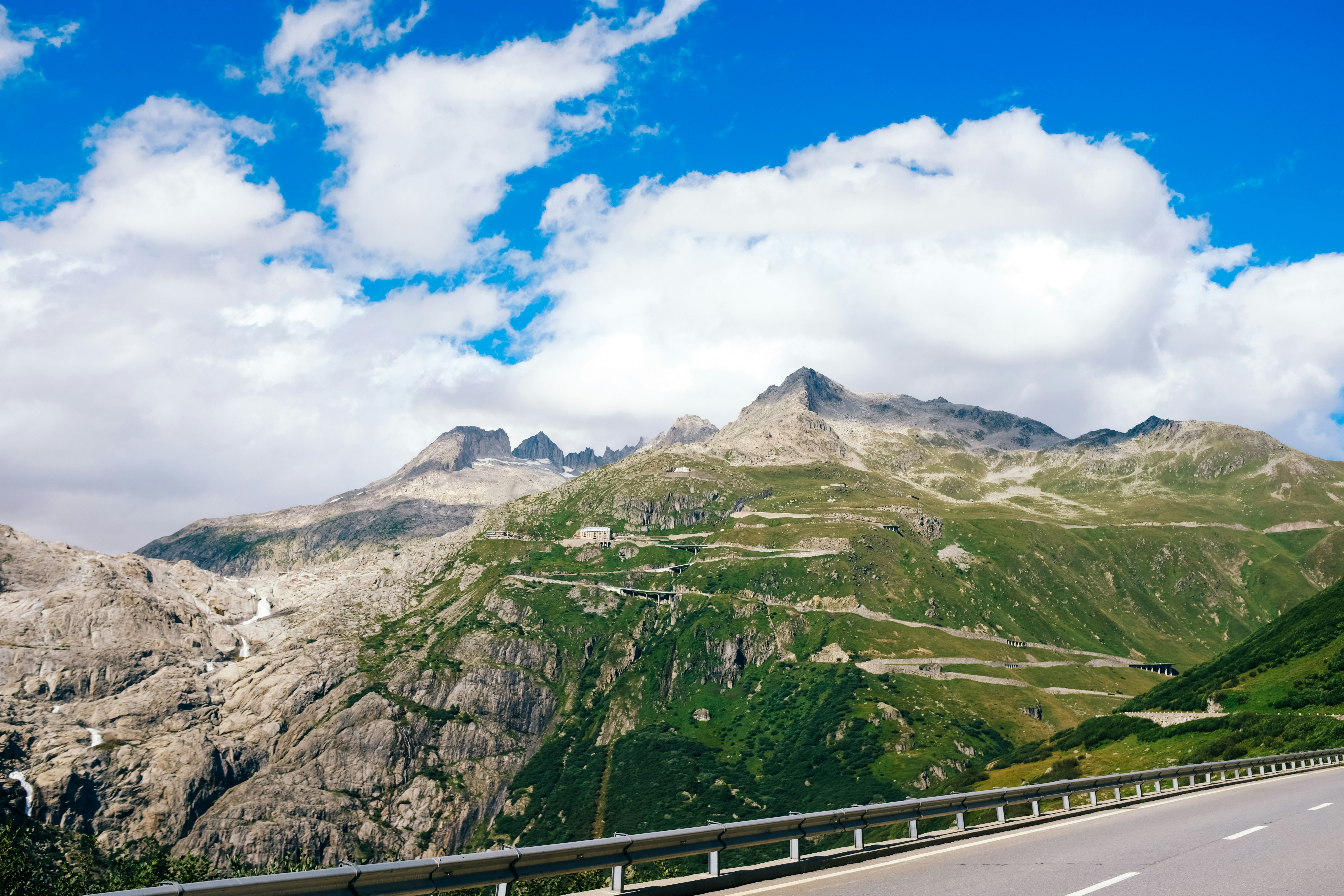 Photo by adrienolichon