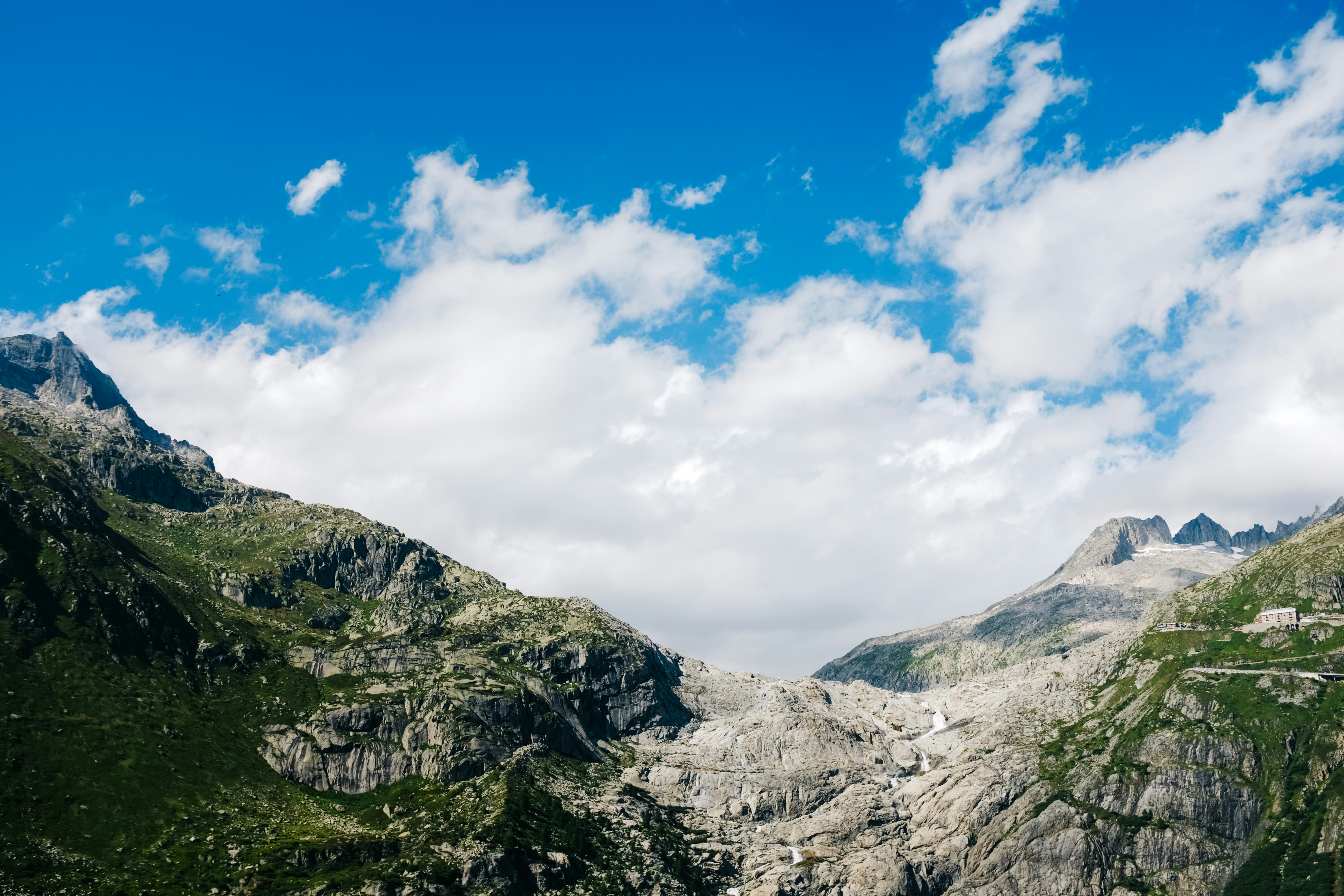 Photo by adrienolichon