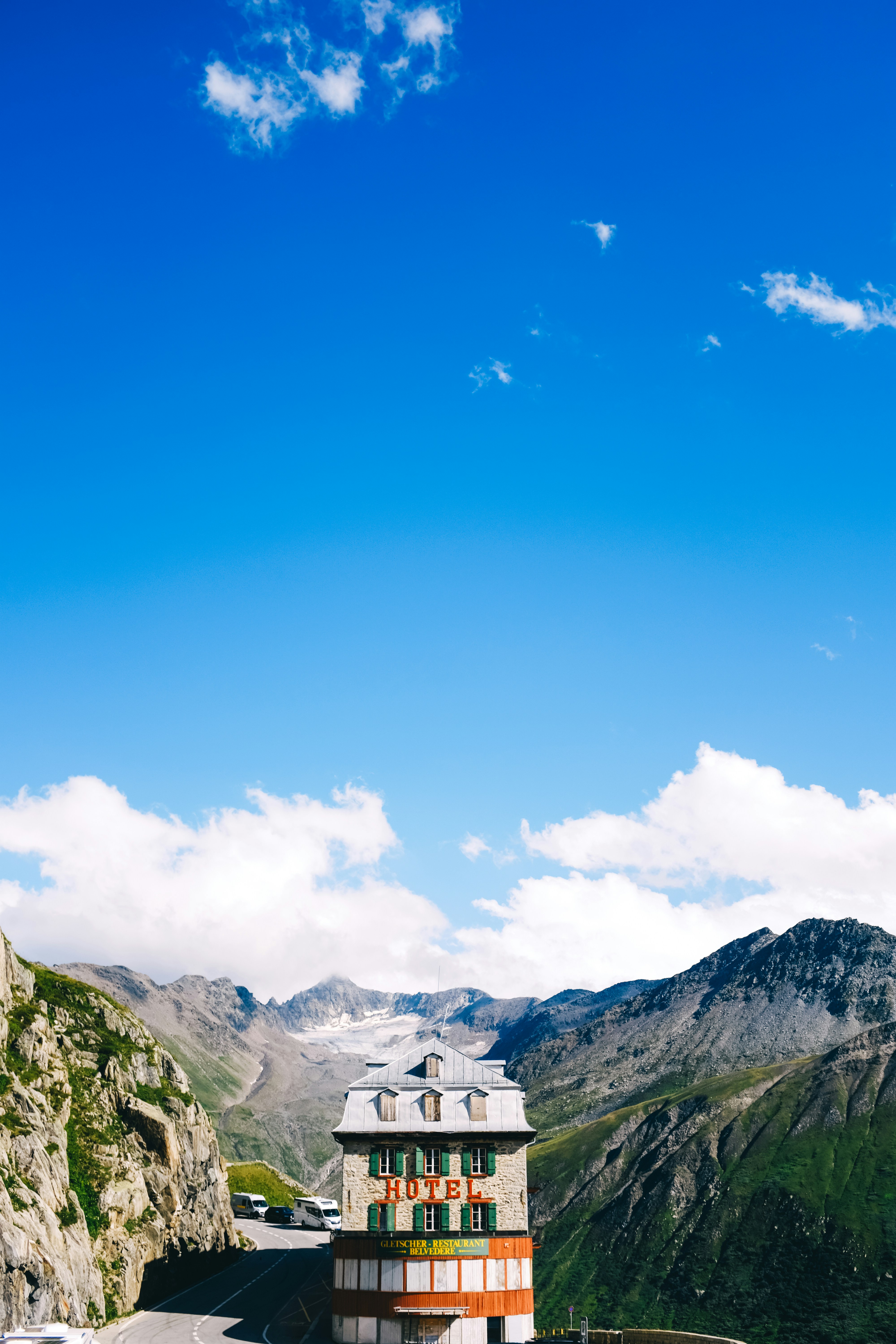 Photo by adrienolichon