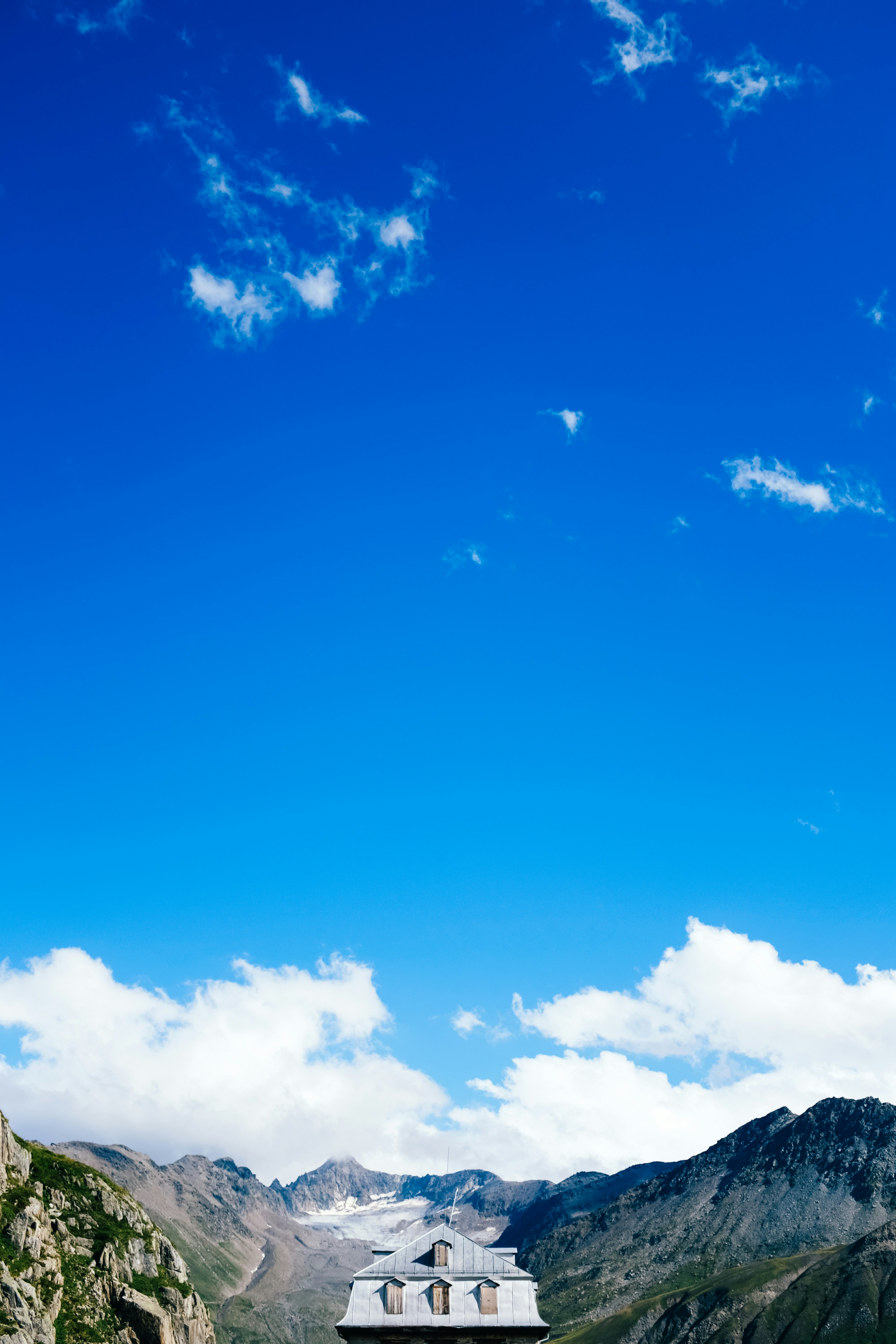 Photo by adrienolichon