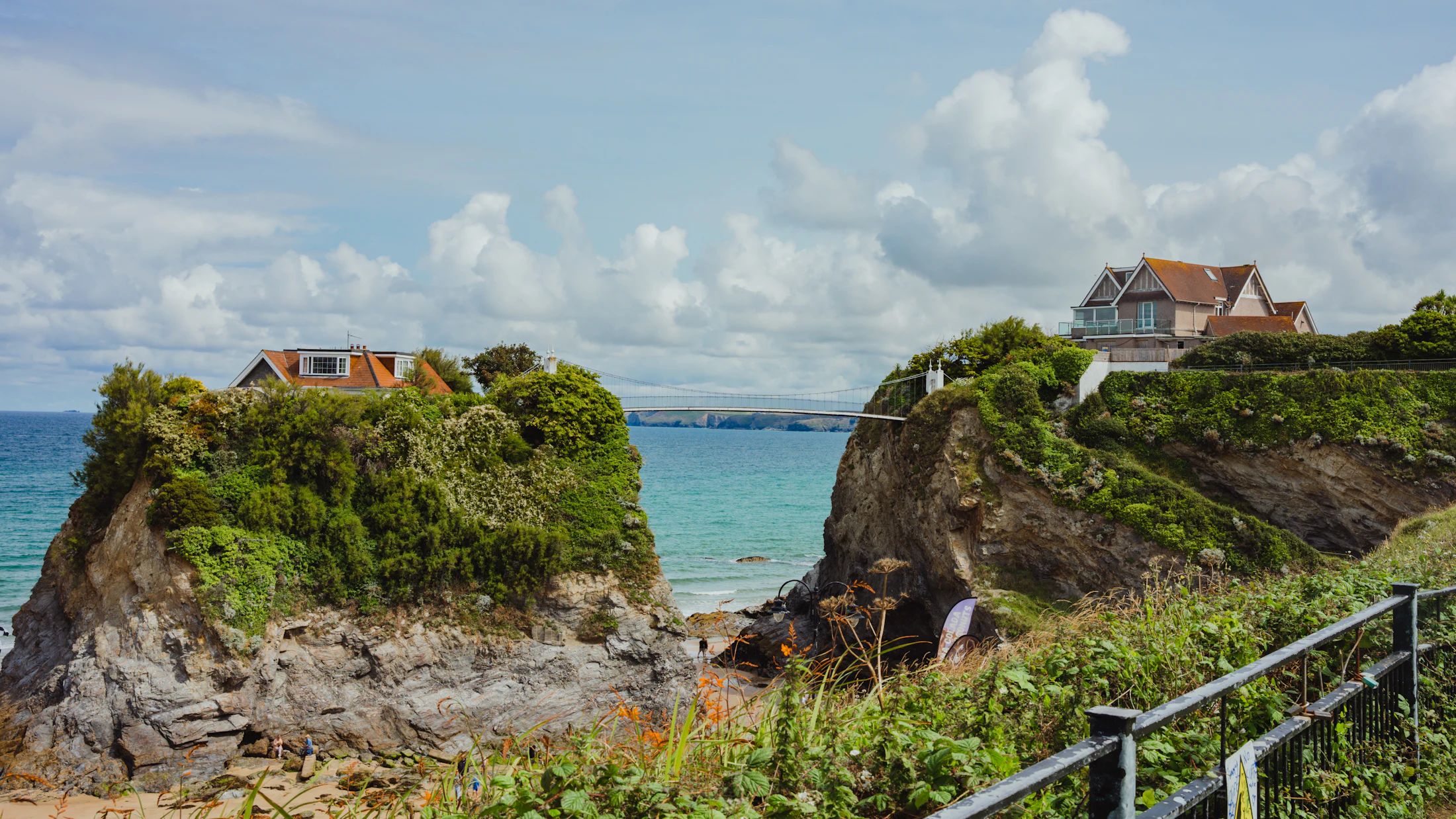 A remote self-catering house on a cliff overlooking the sea
