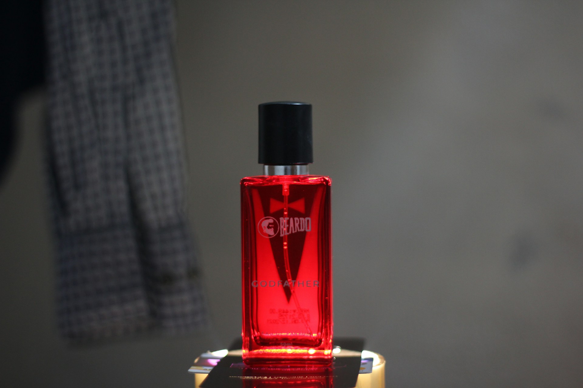 gray computer monitor