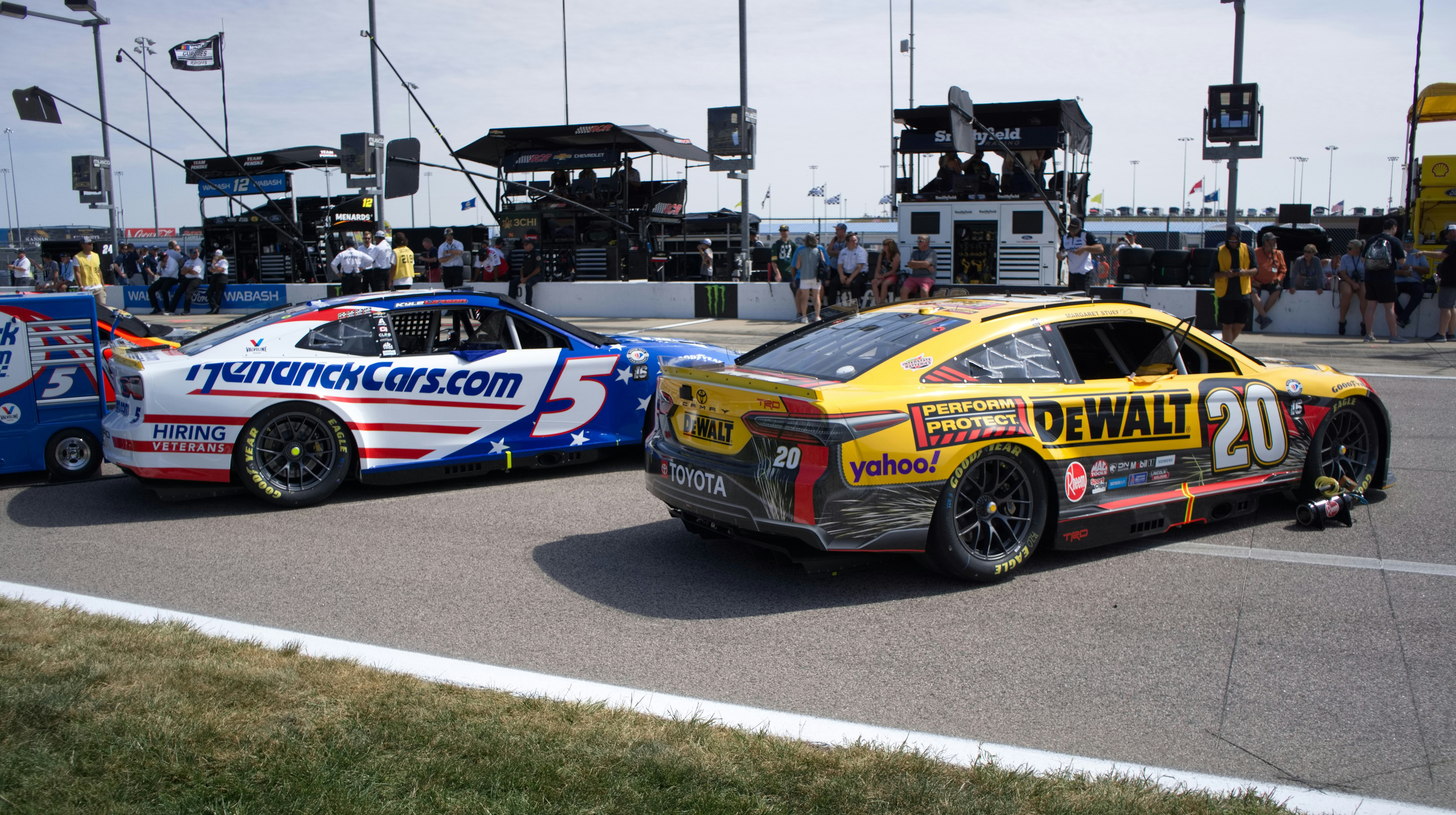 photo-1694464780195-6c4f61b5637b