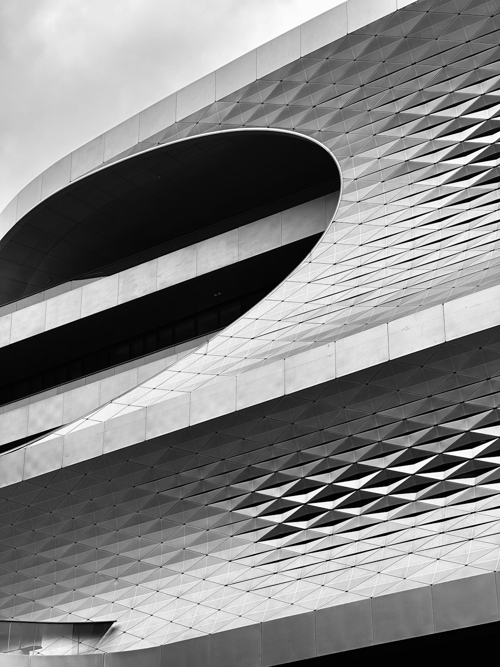 a black and white photo of a building