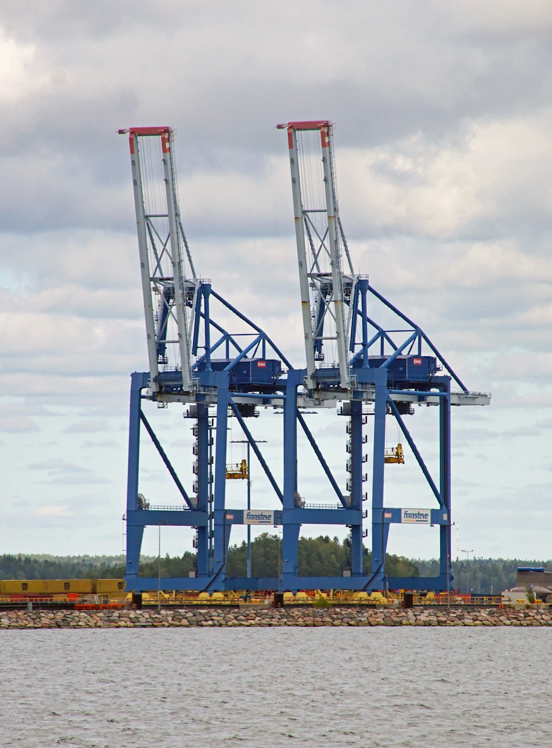 Shipping cranes and port infrastructure