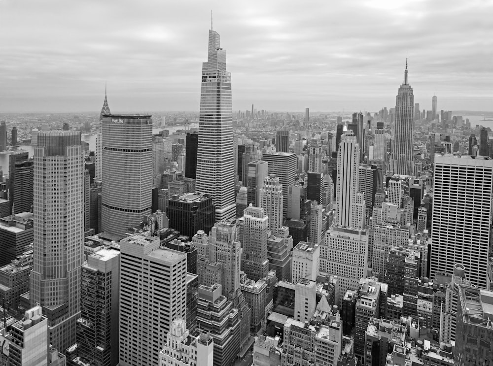 a black and white photo of a cityscape