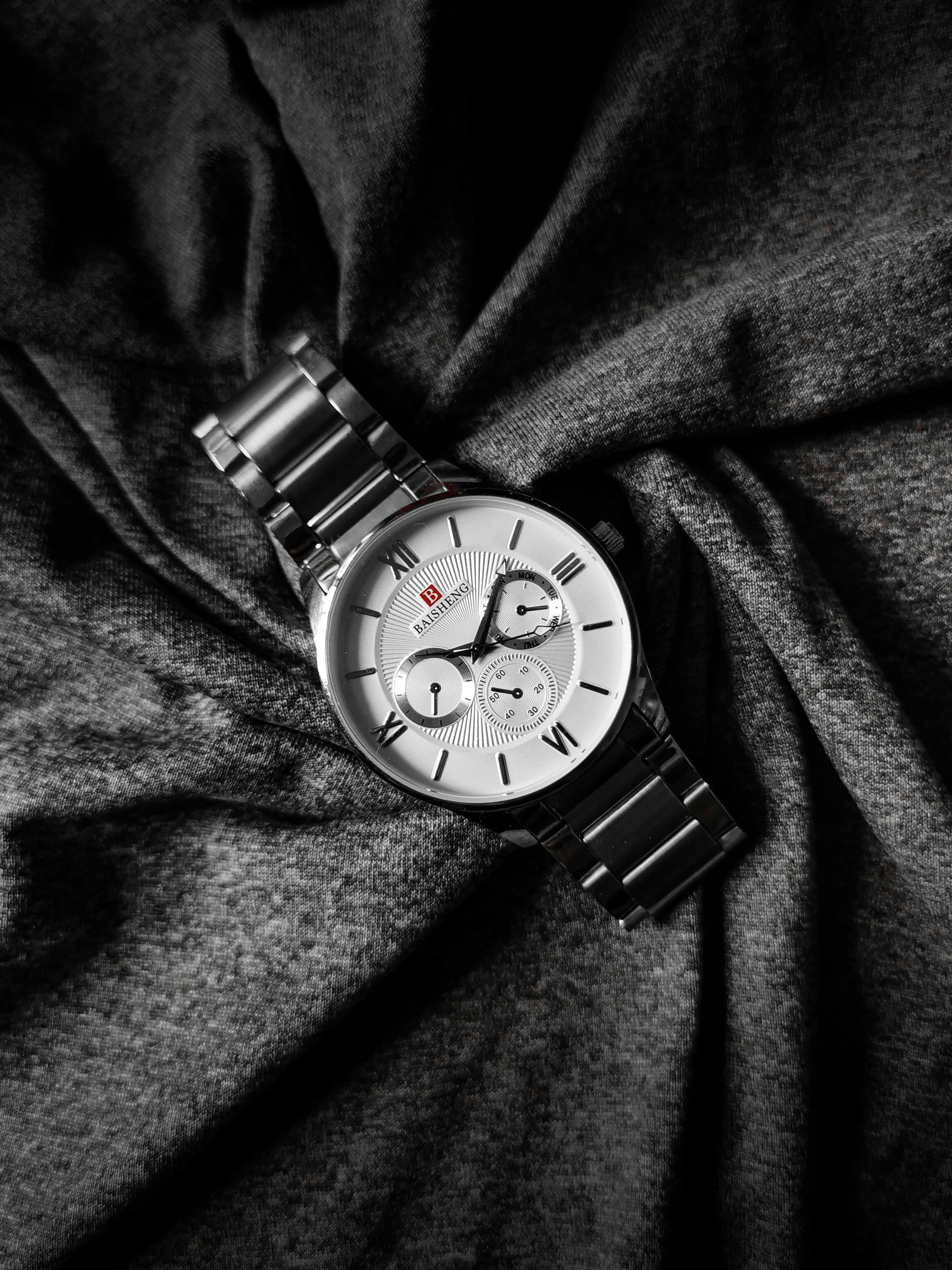 The Manhattan 39, a watch with a distinctive case shape.