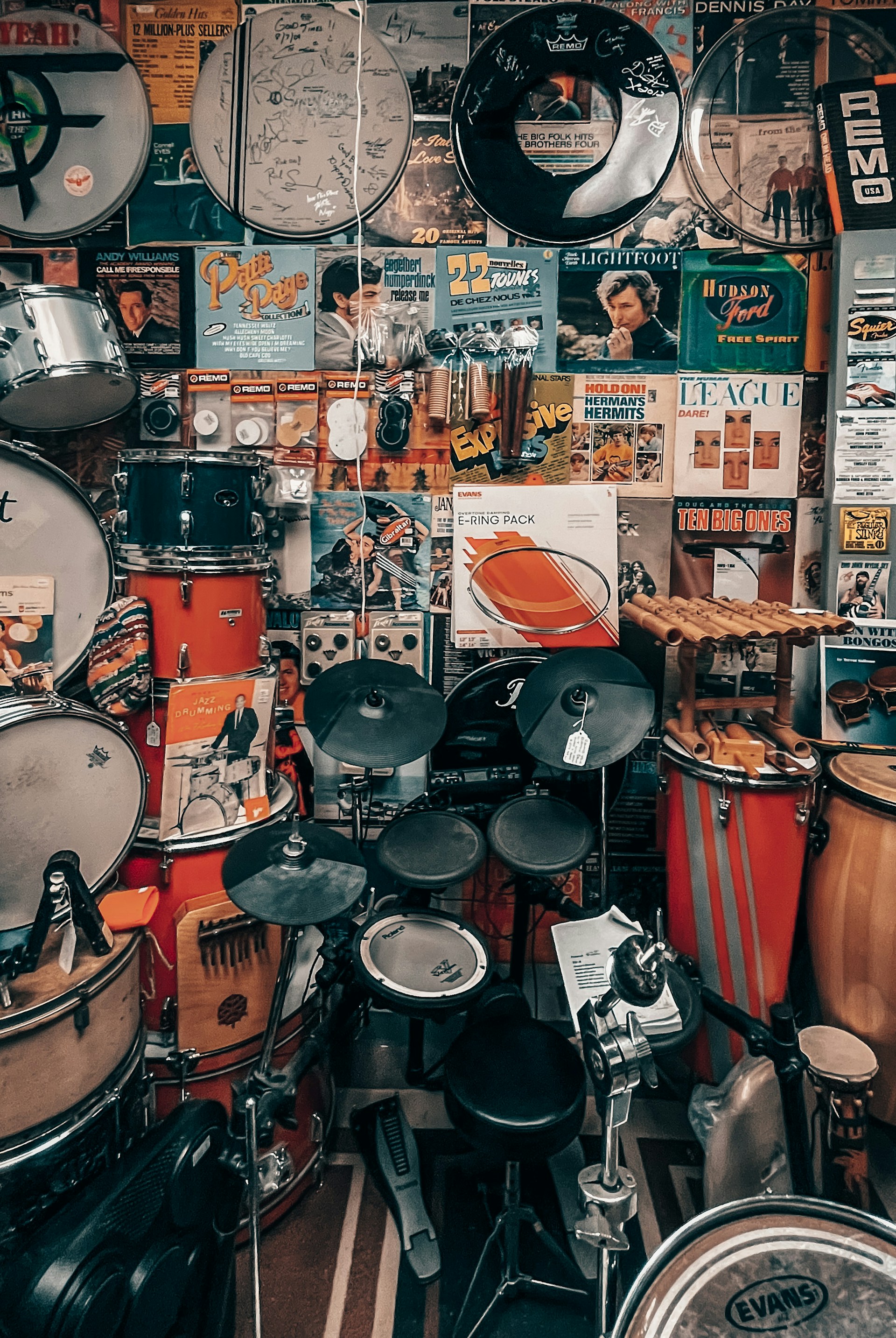 gray computer monitor